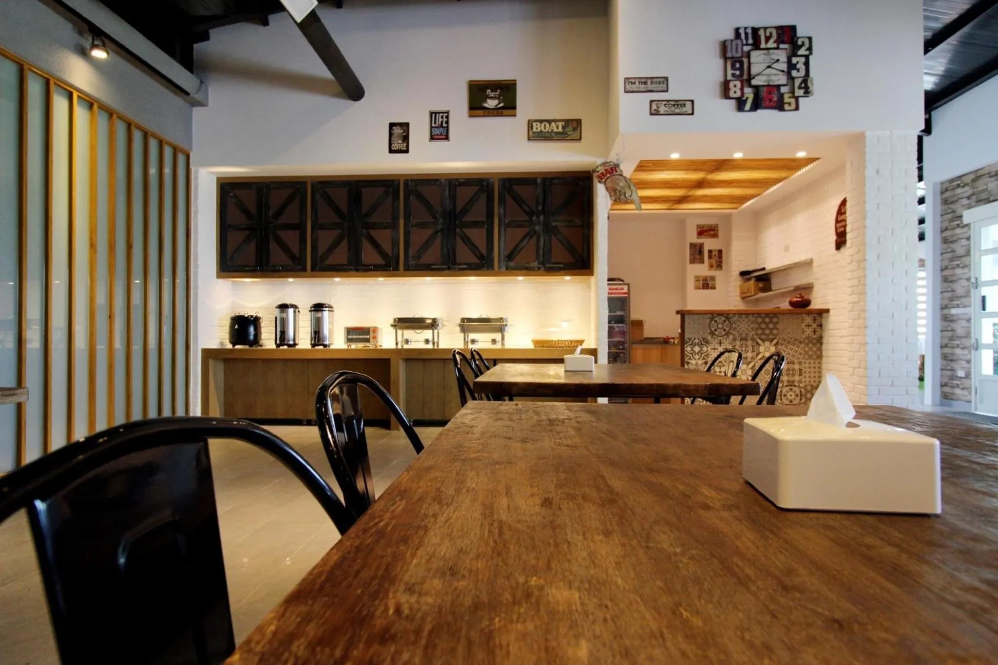 Dining area in The Green Mile Field B&B
