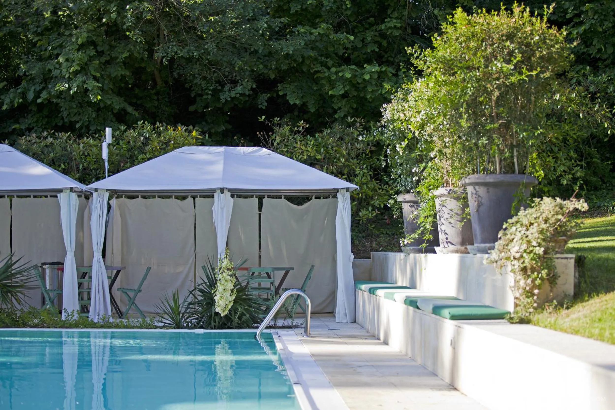 Swimming pool in Pragatto Hills by Casino di Pragatto