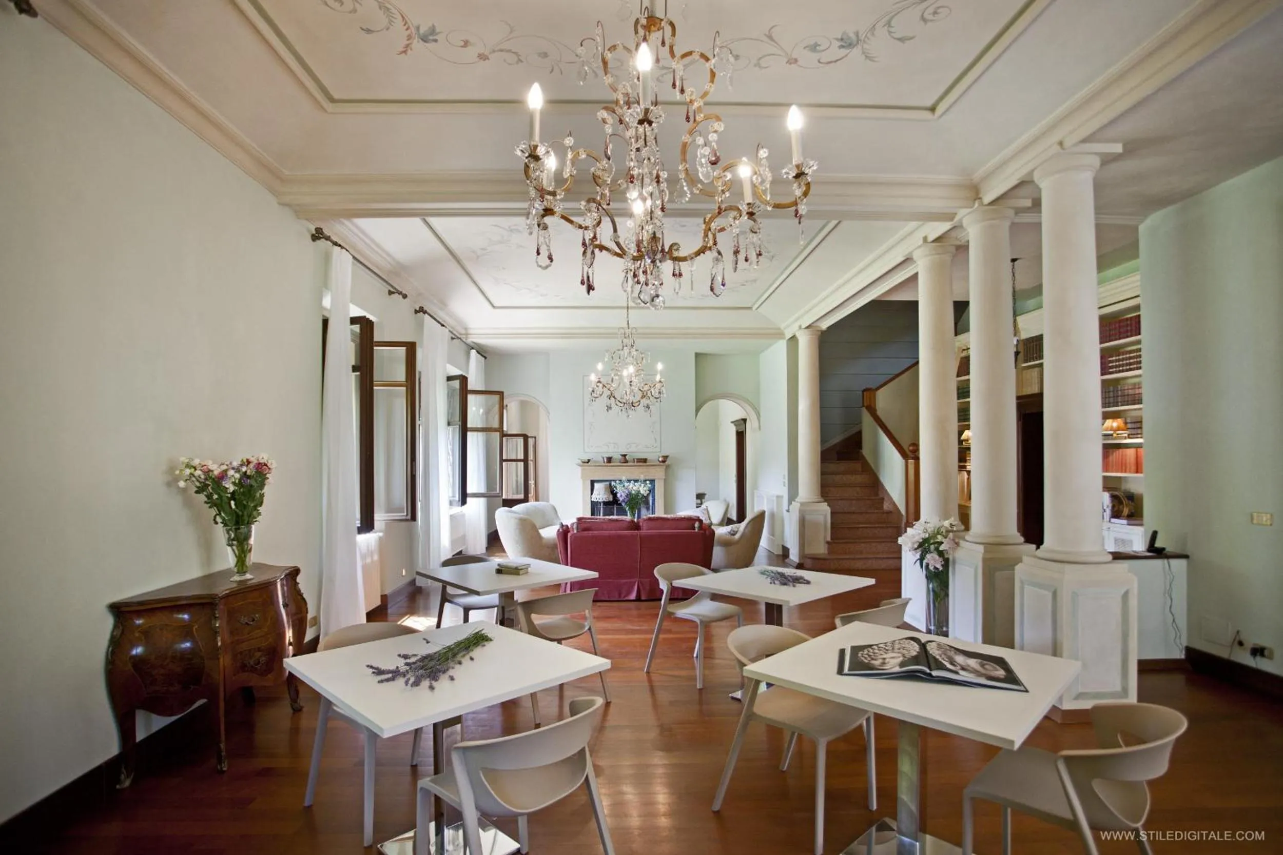 Communal lounge/ TV room in Pragatto Hills by Casino di Pragatto