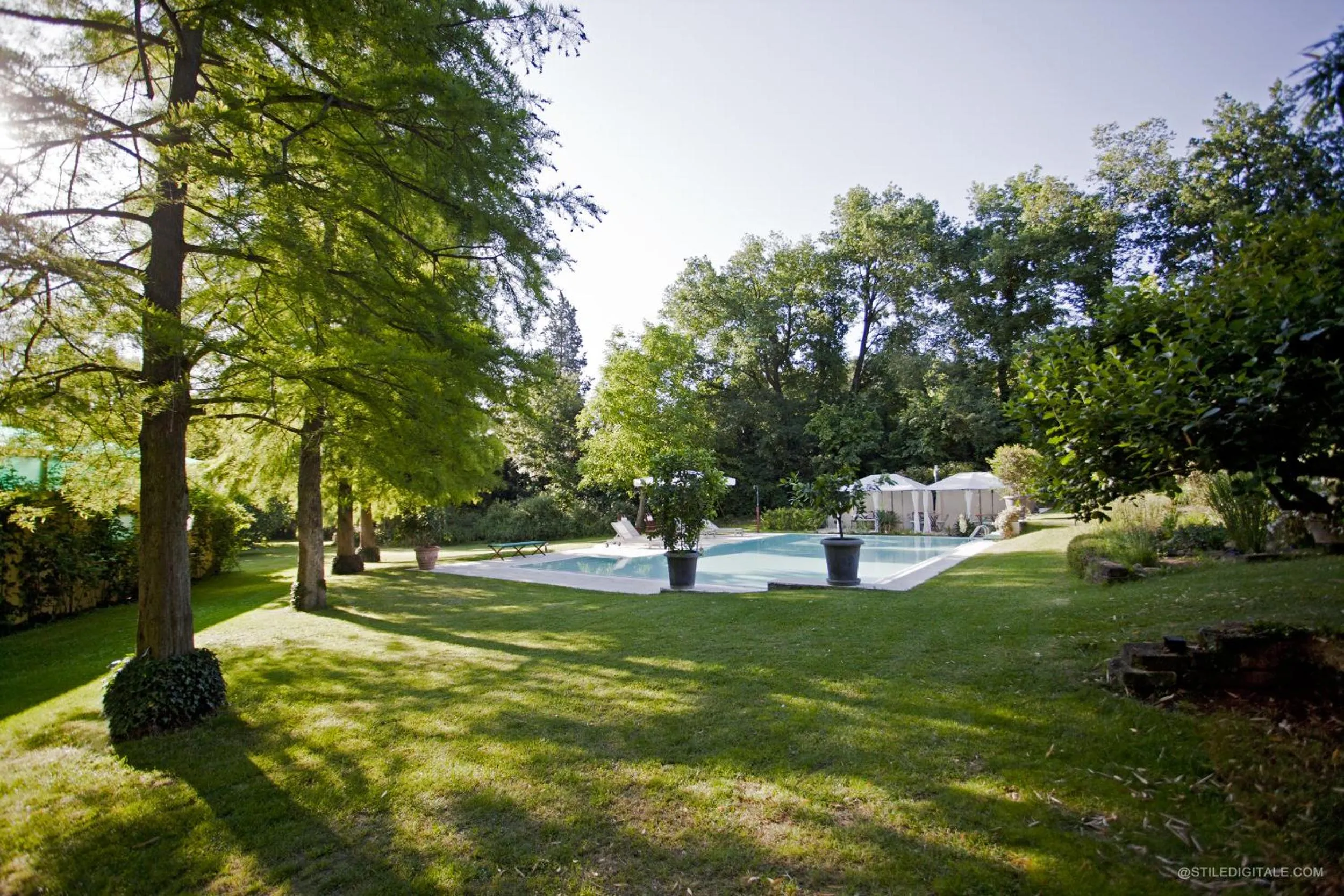 Swimming pool in Pragatto Hills by Casino di Pragatto
