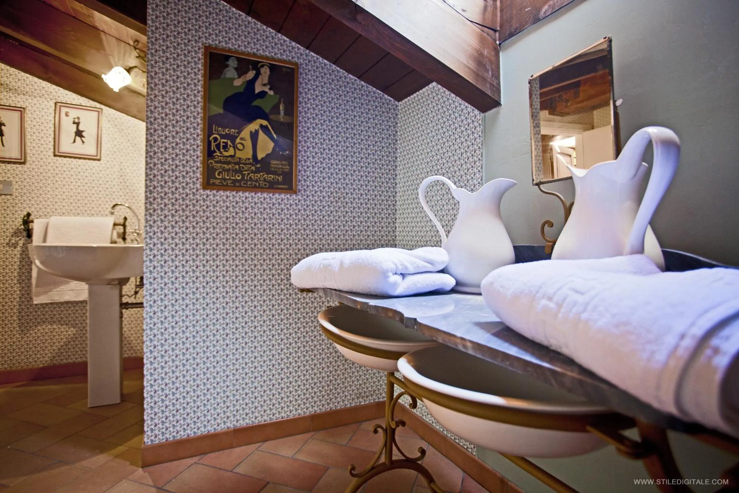 Bathroom in Pragatto Hills by Casino di Pragatto