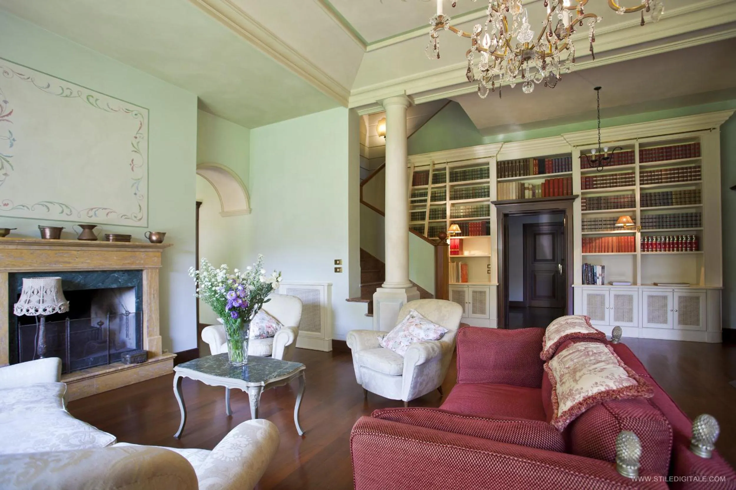 Communal lounge/ TV room in Pragatto Hills by Casino di Pragatto