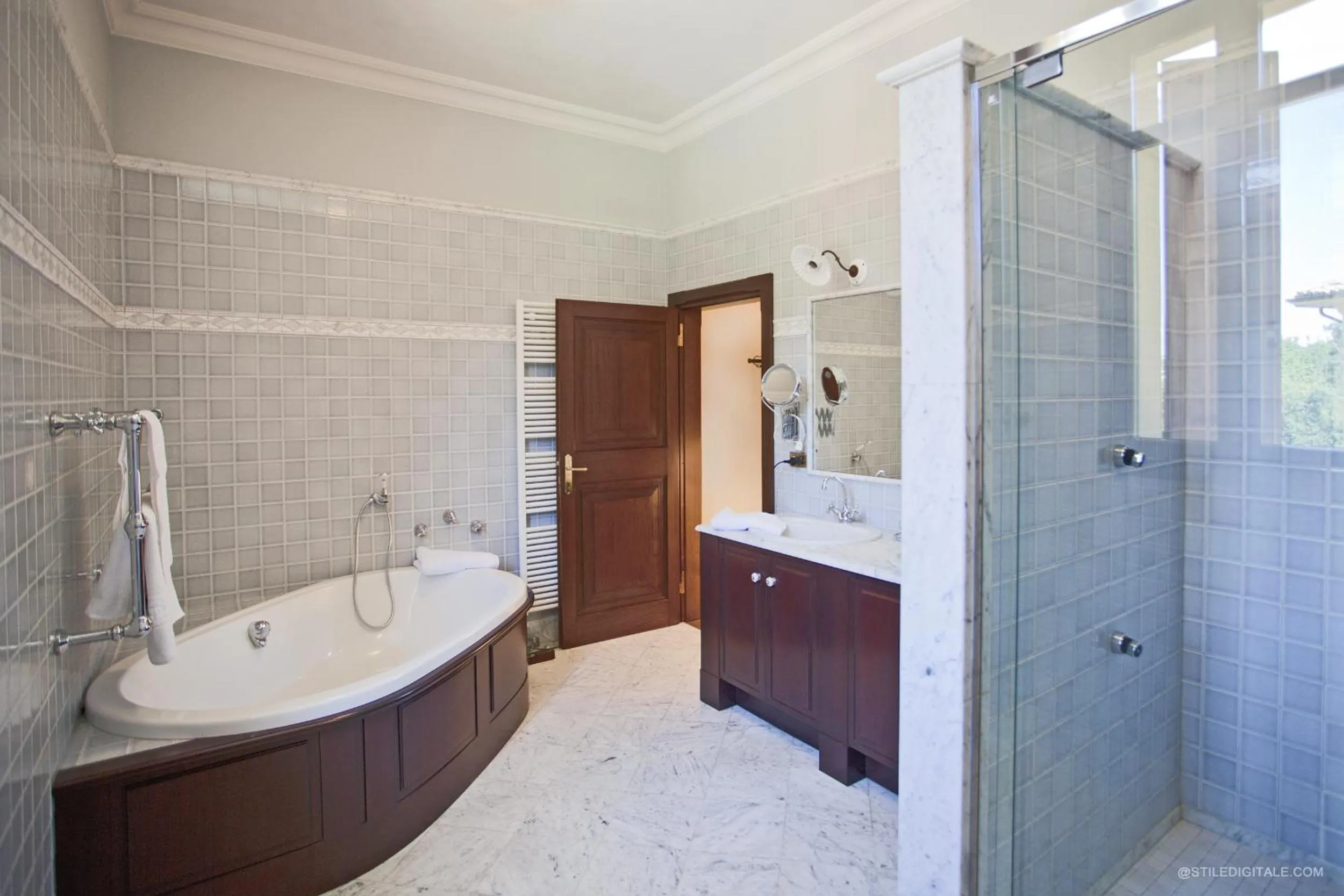 Shower in Pragatto Hills by Casino di Pragatto