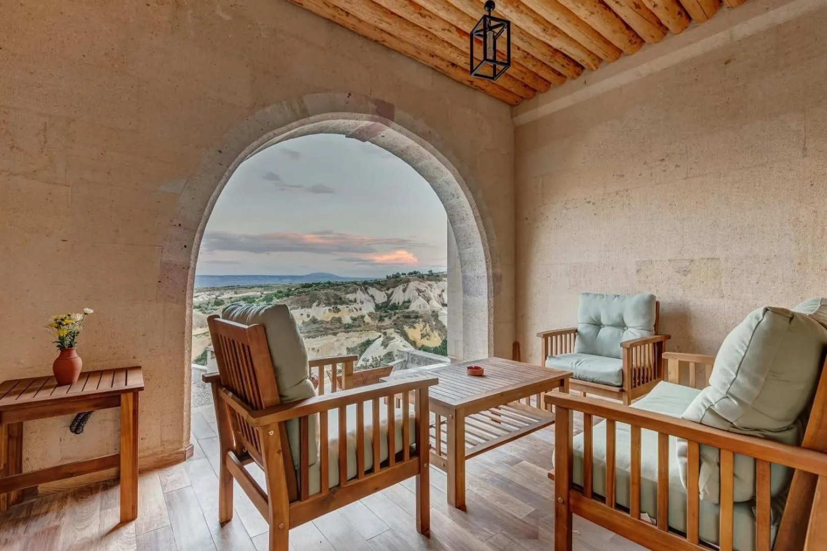 Photo of the whole room in Taskonaklar