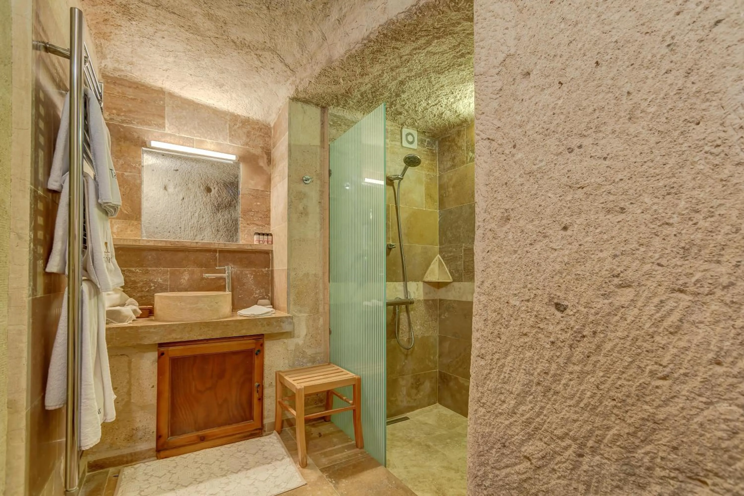 Photo of the whole room in Taskonaklar