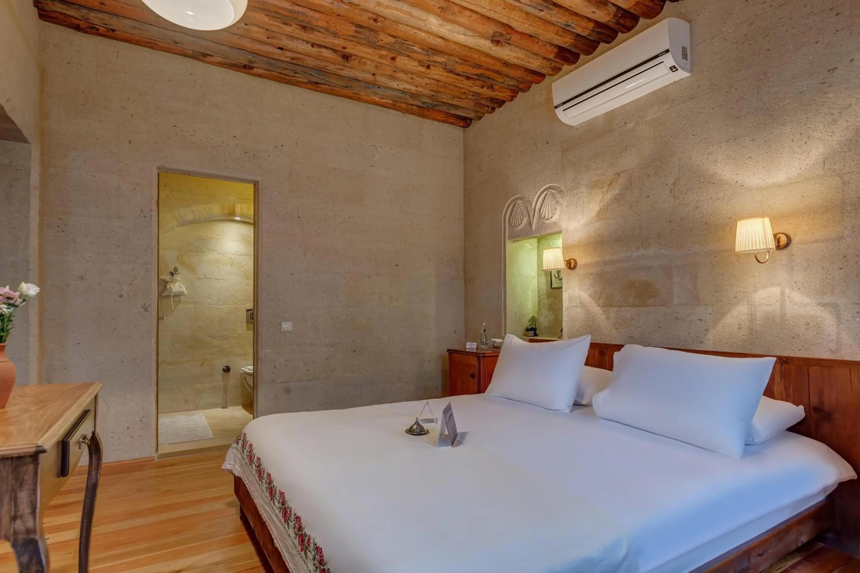 Photo of the whole room, Bed in Taskonaklar