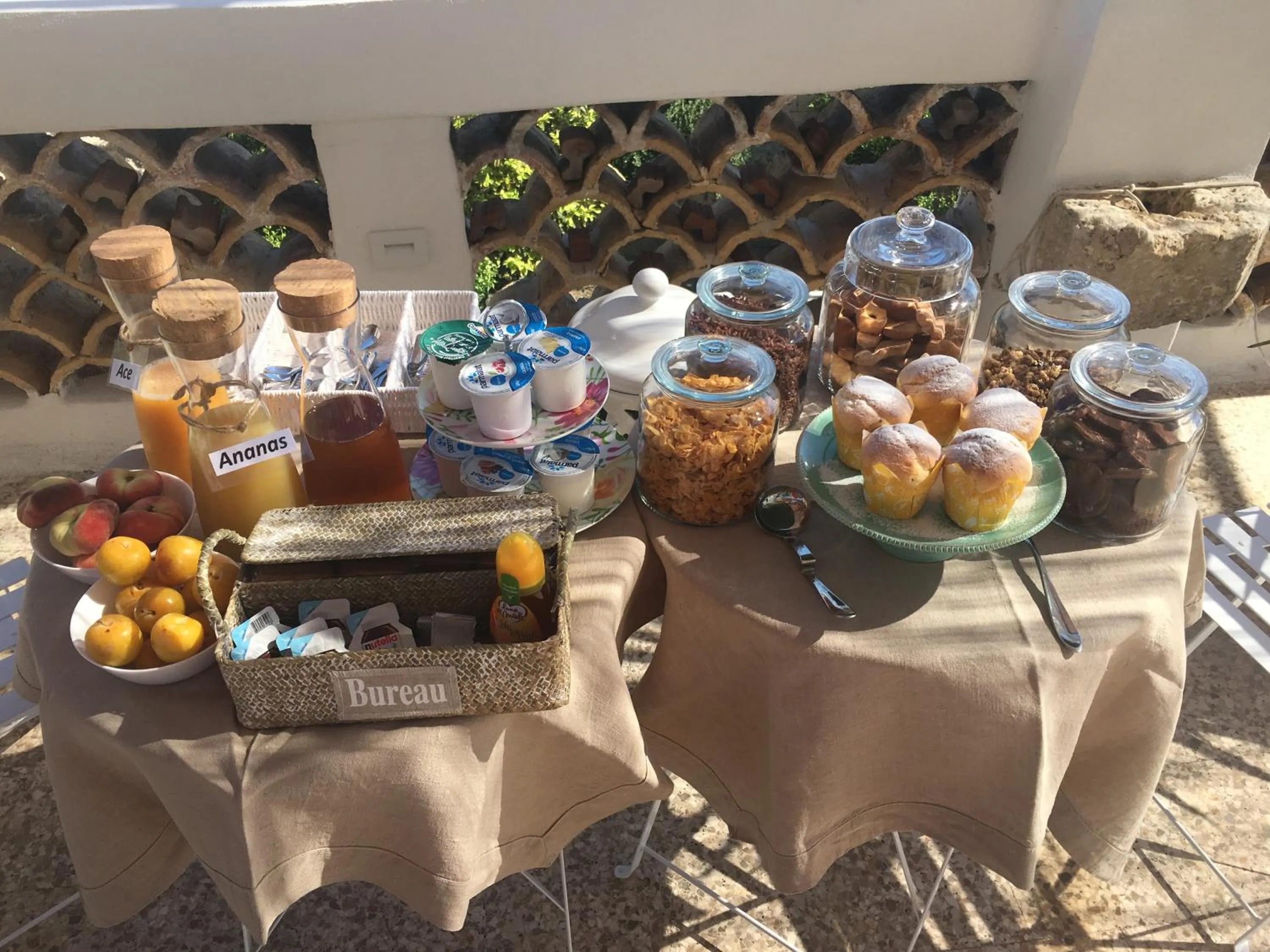 Buffet breakfast in Le Garitte
