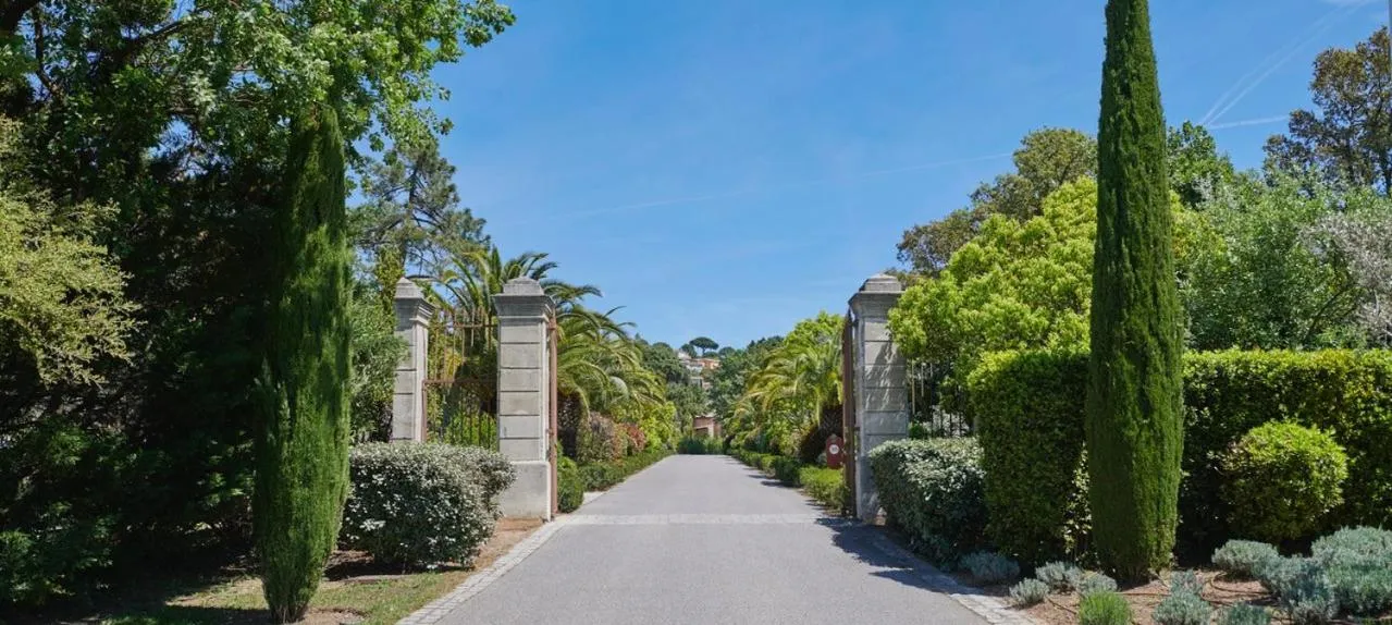 Facade/entrance in Saint-Tropez Golf Residences