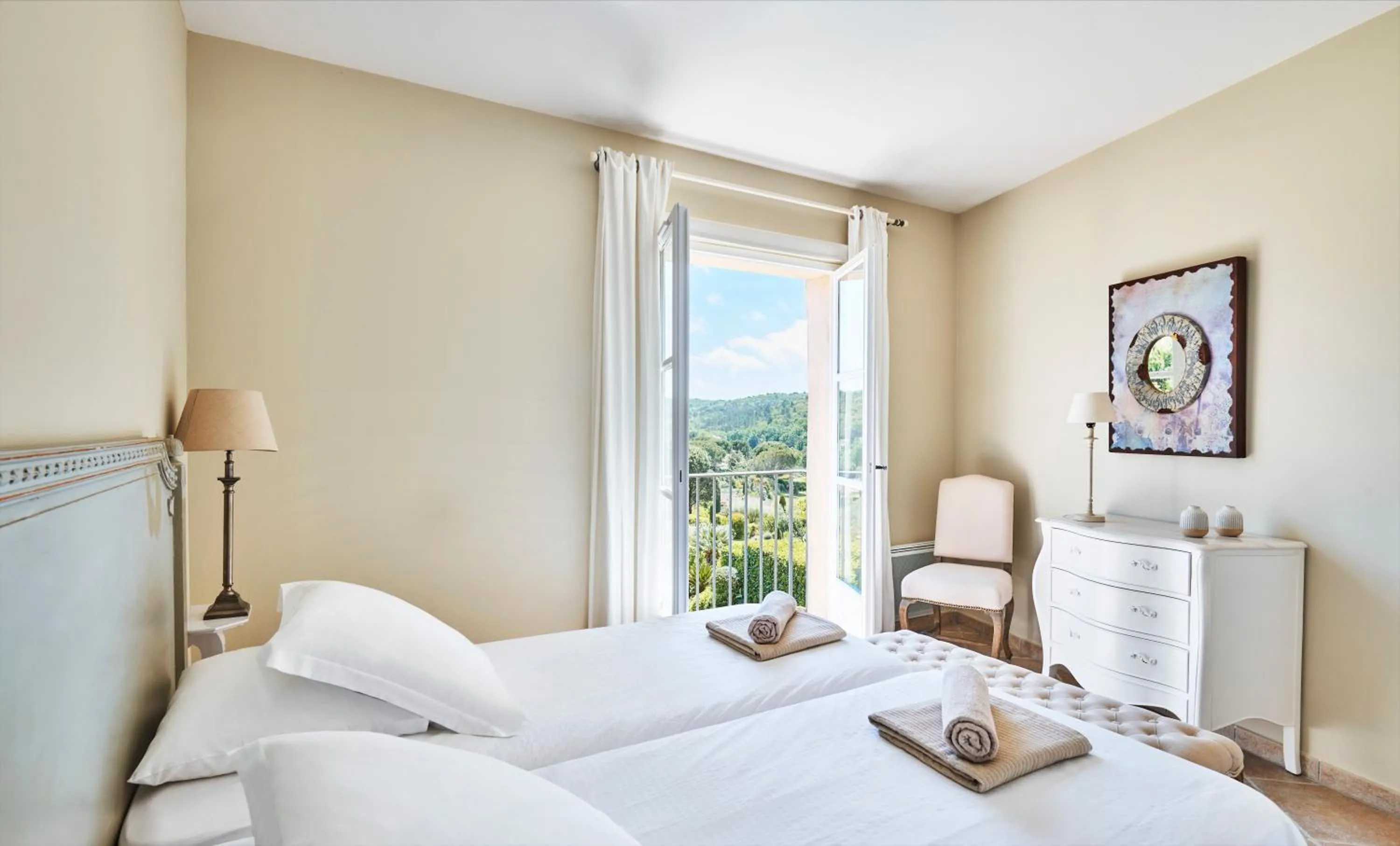 View (from property/room), Bed in Saint-Tropez Golf Residences