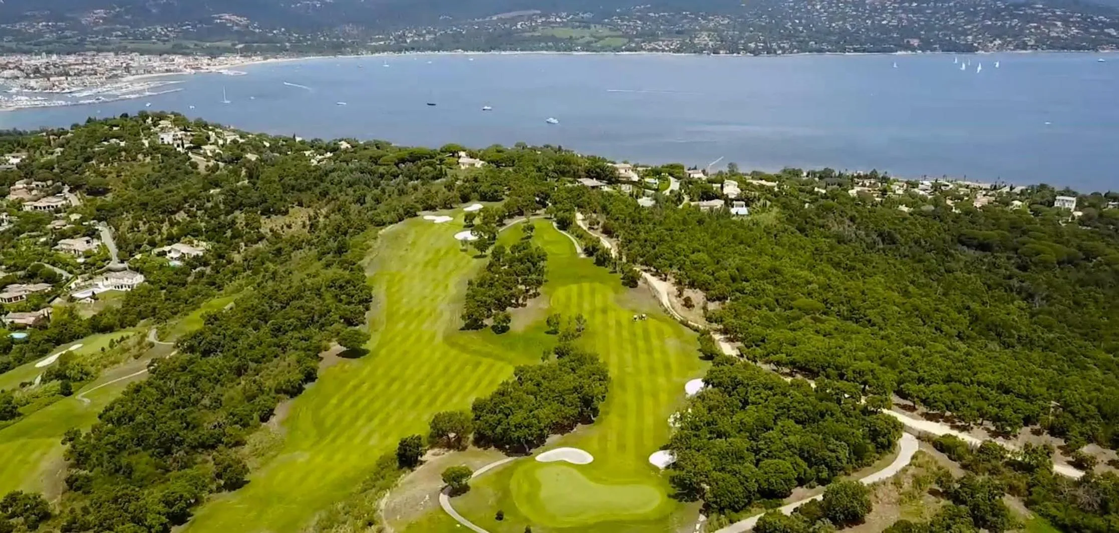 Natural landscape in Saint-Tropez Golf Residences