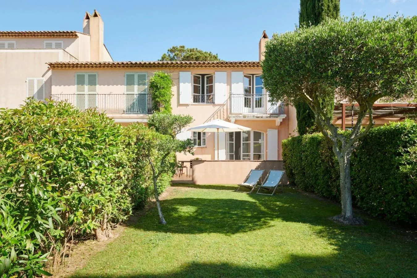 Patio in Saint-Tropez Golf Residences