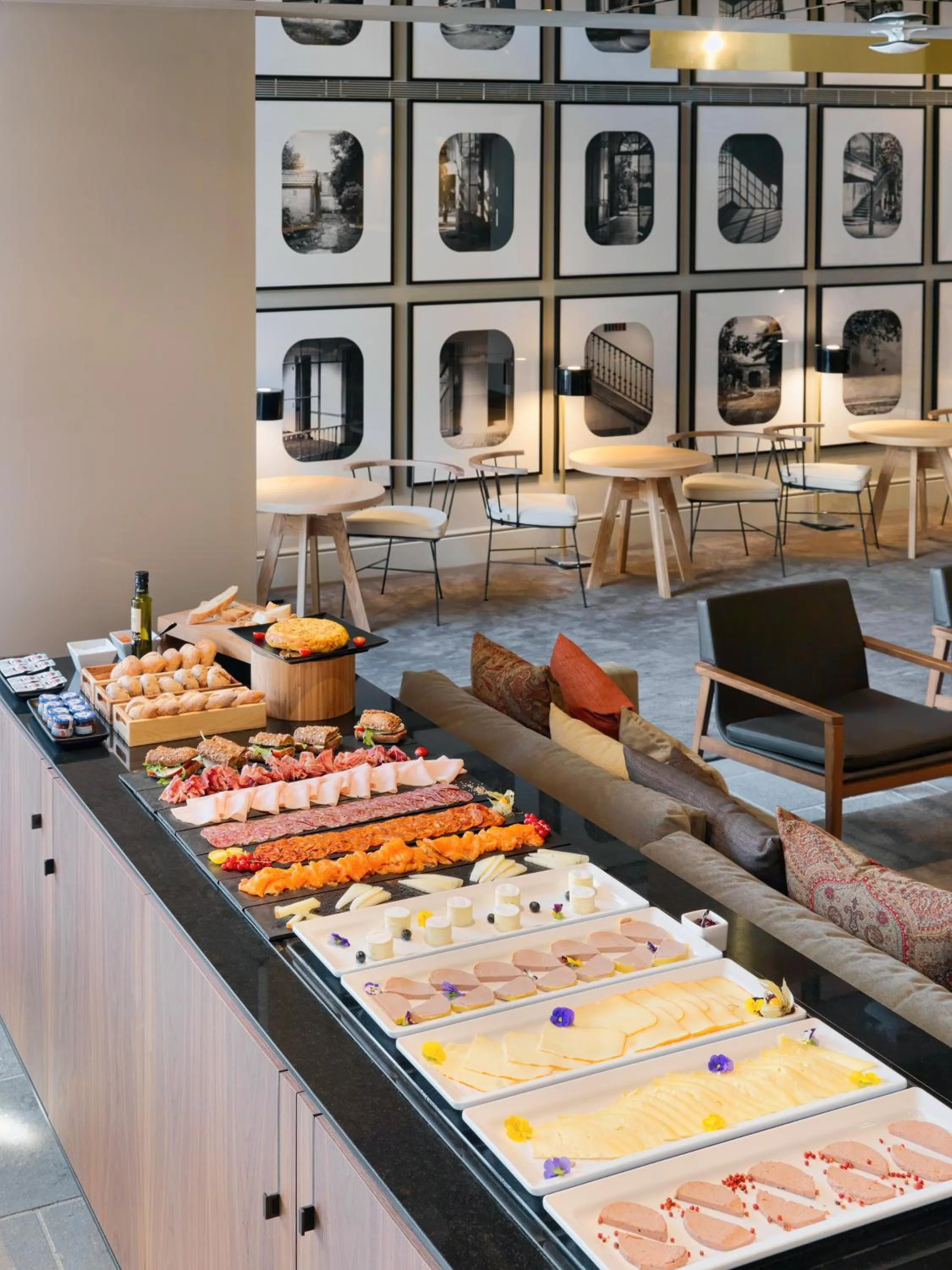 Buffet breakfast in H10 Casa Mimosa 4* Sup