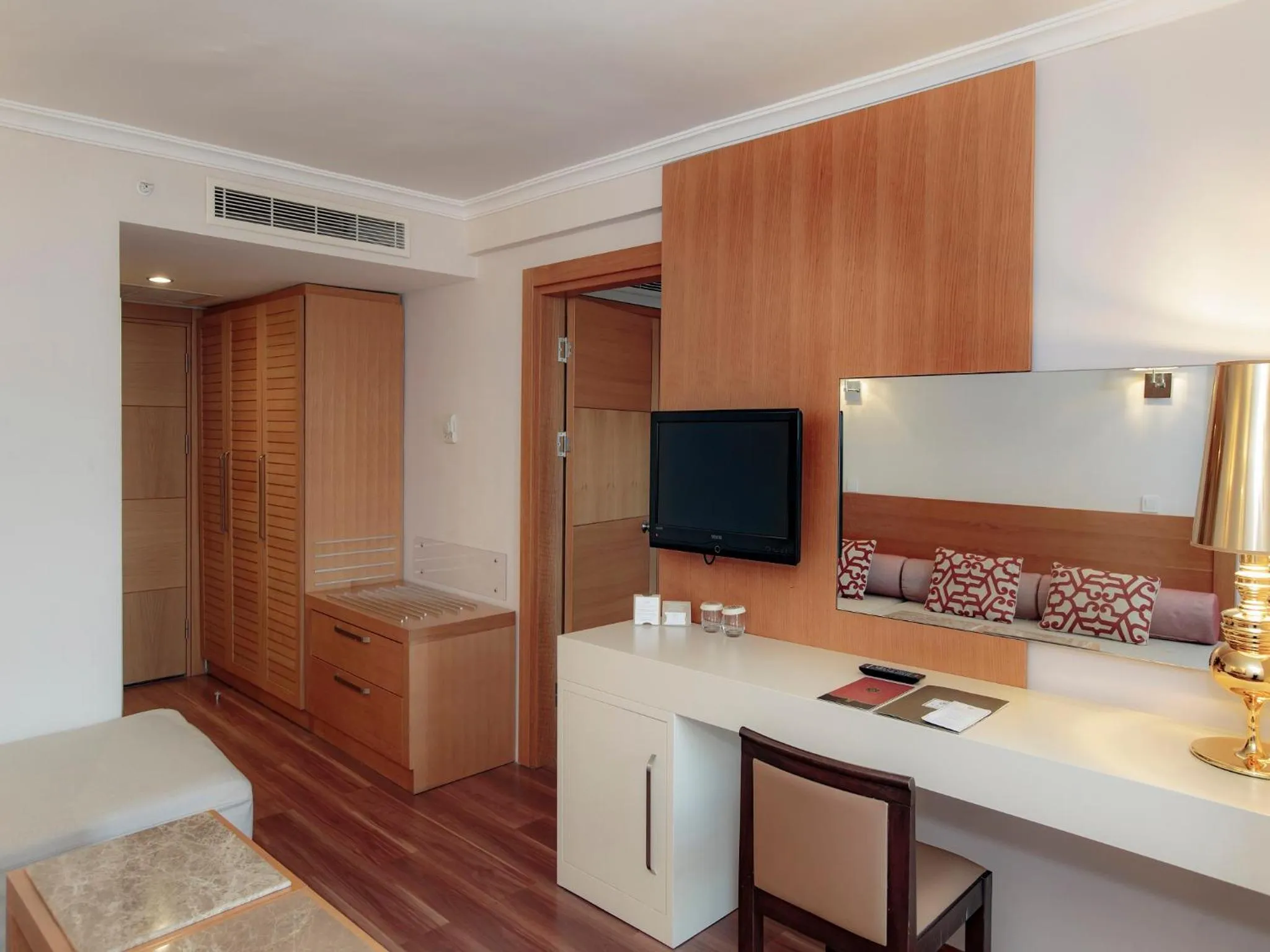 TV and multimedia, Bed in Akka Alinda Hotel - Premium All Inclusive