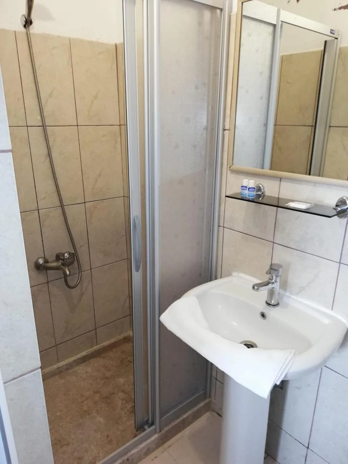 Bathroom in Urkmez Hotel