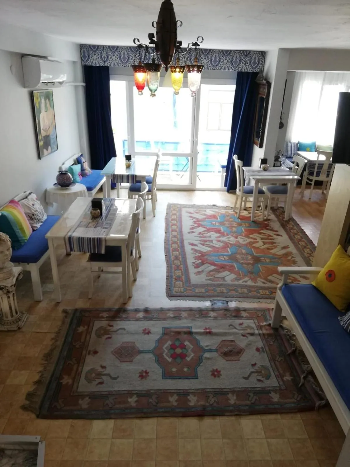 Lounge or bar in Urkmez Hotel