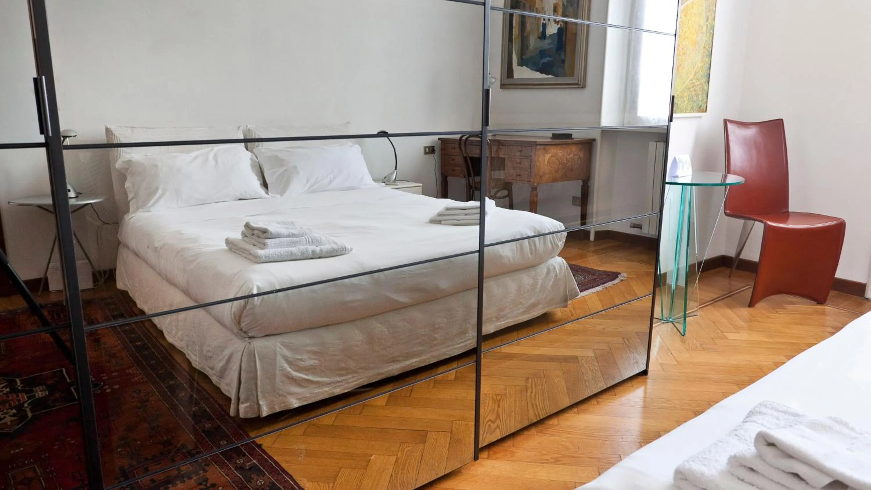 Photo of the whole room, Bed in Italianway Easy - Benedetto Marcello 28