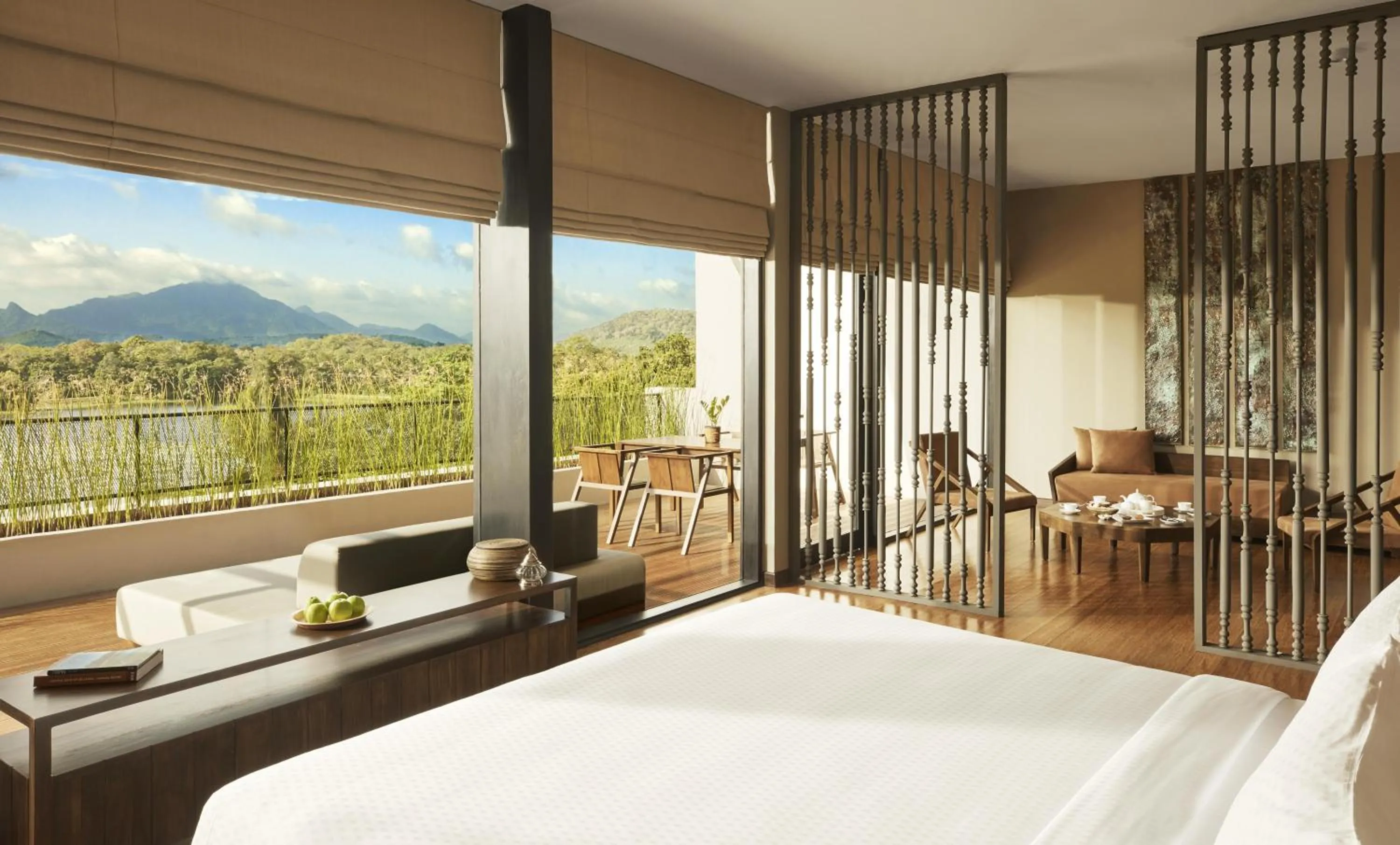 Photo of the whole room, Bed in Jetwing Lake