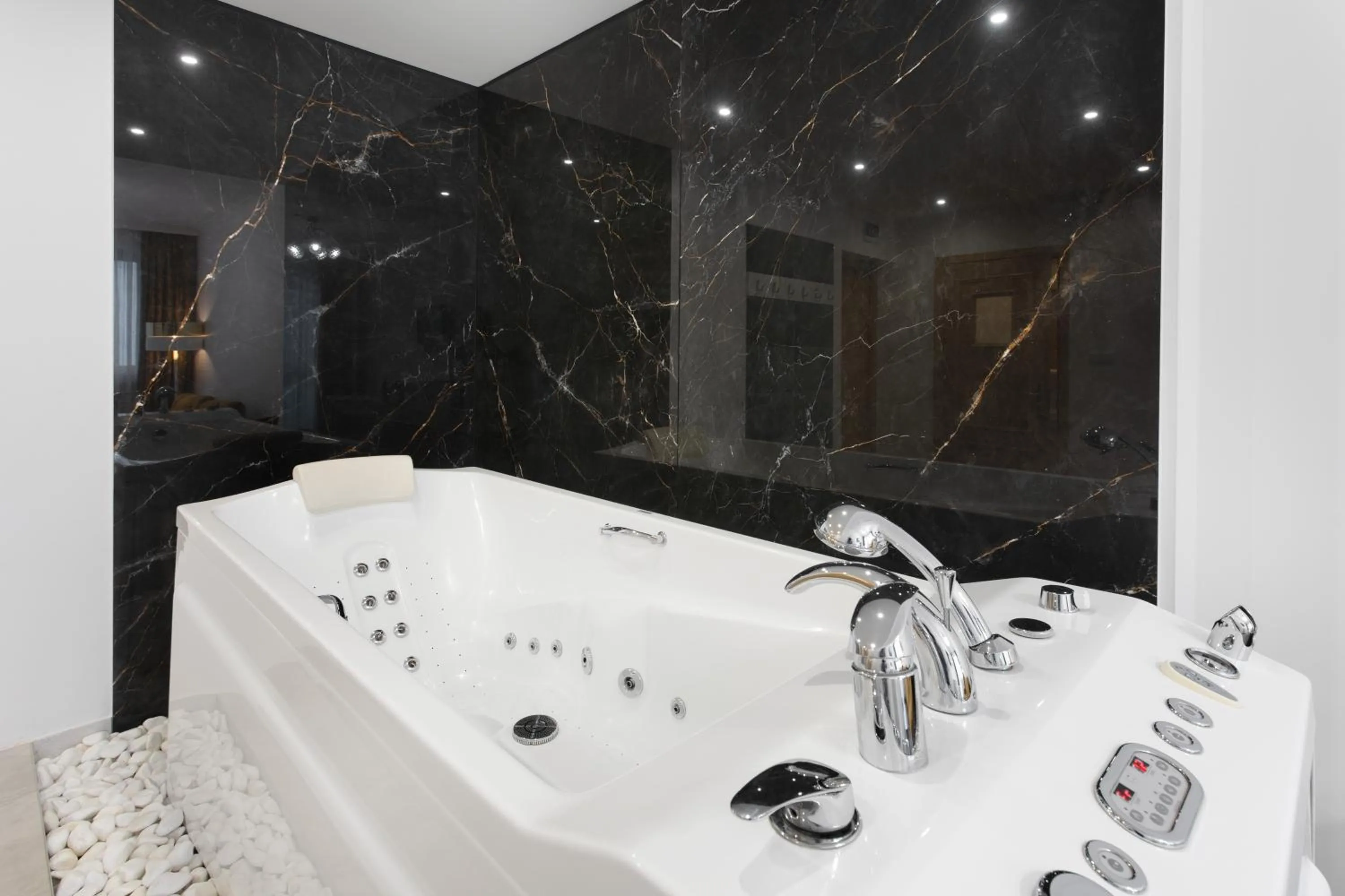 Hot Tub in Hotel Pegaz