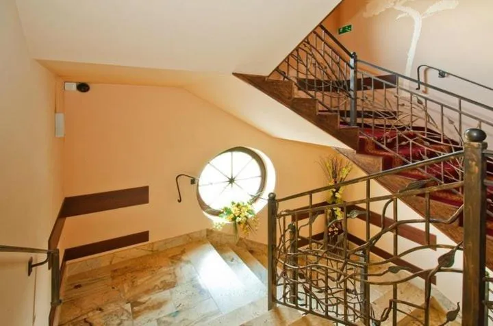 Decorative detail in Skalny Dworek