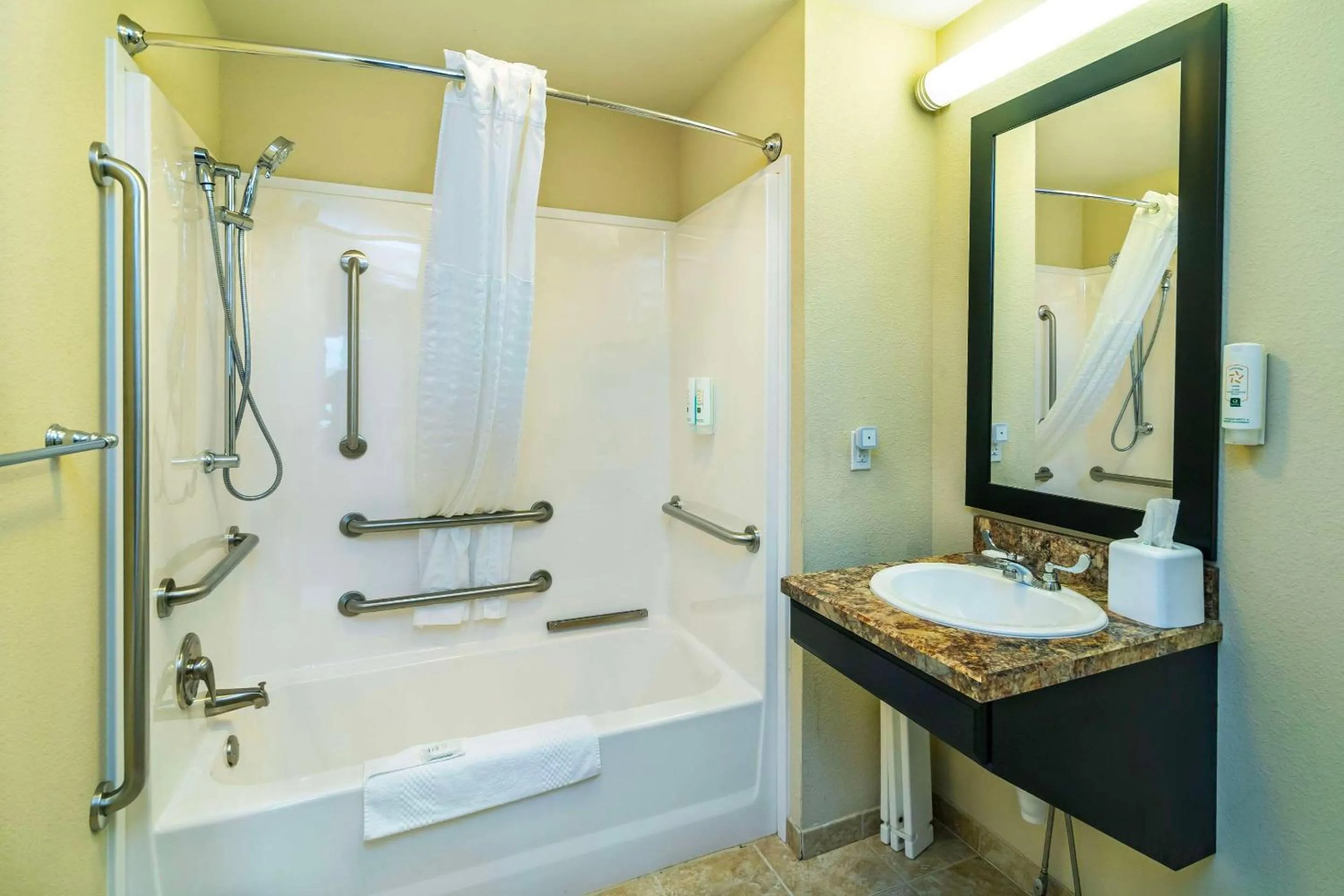 Bedroom in Quality Inn & Suites