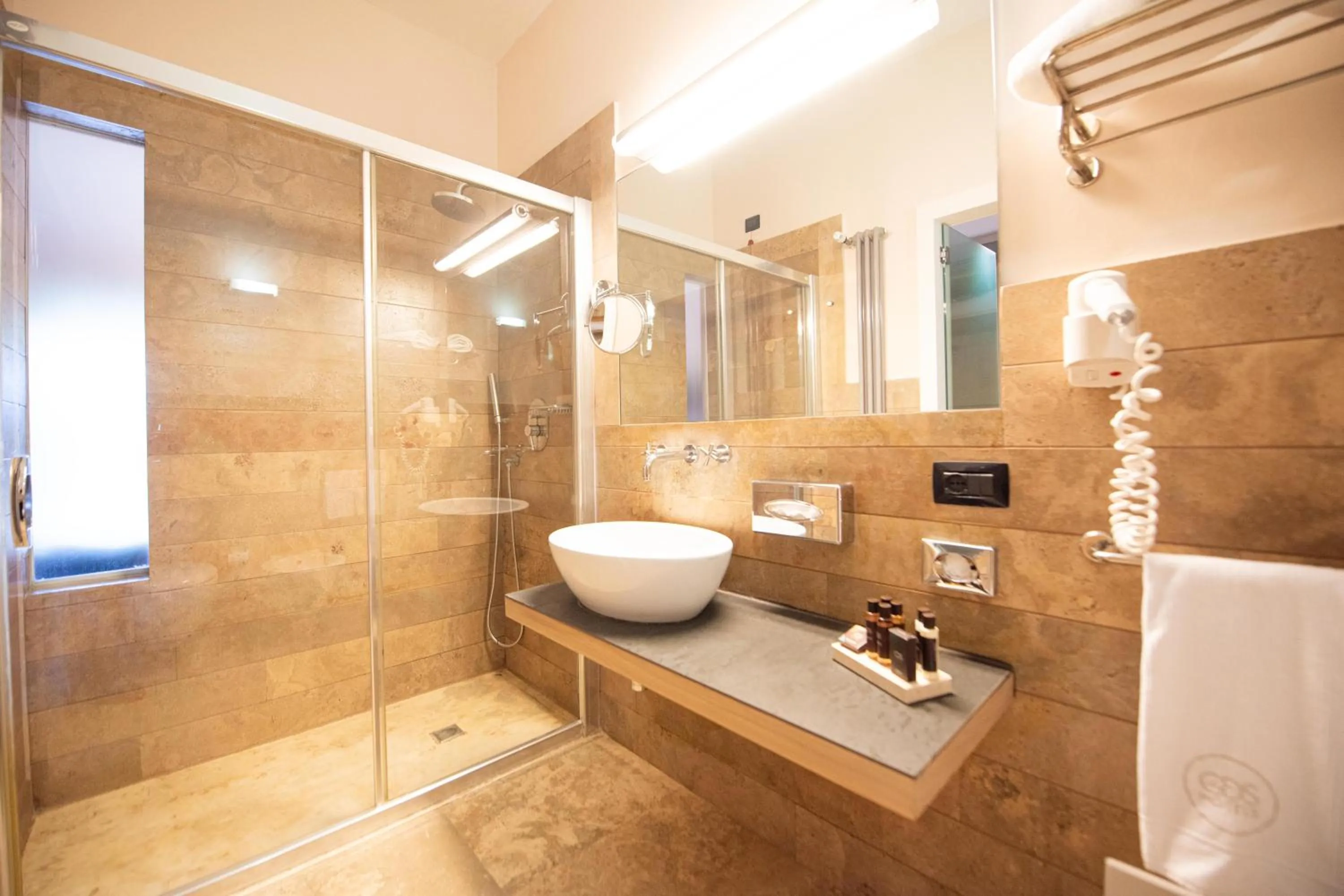 Shower in Basiliani - CDSHotels