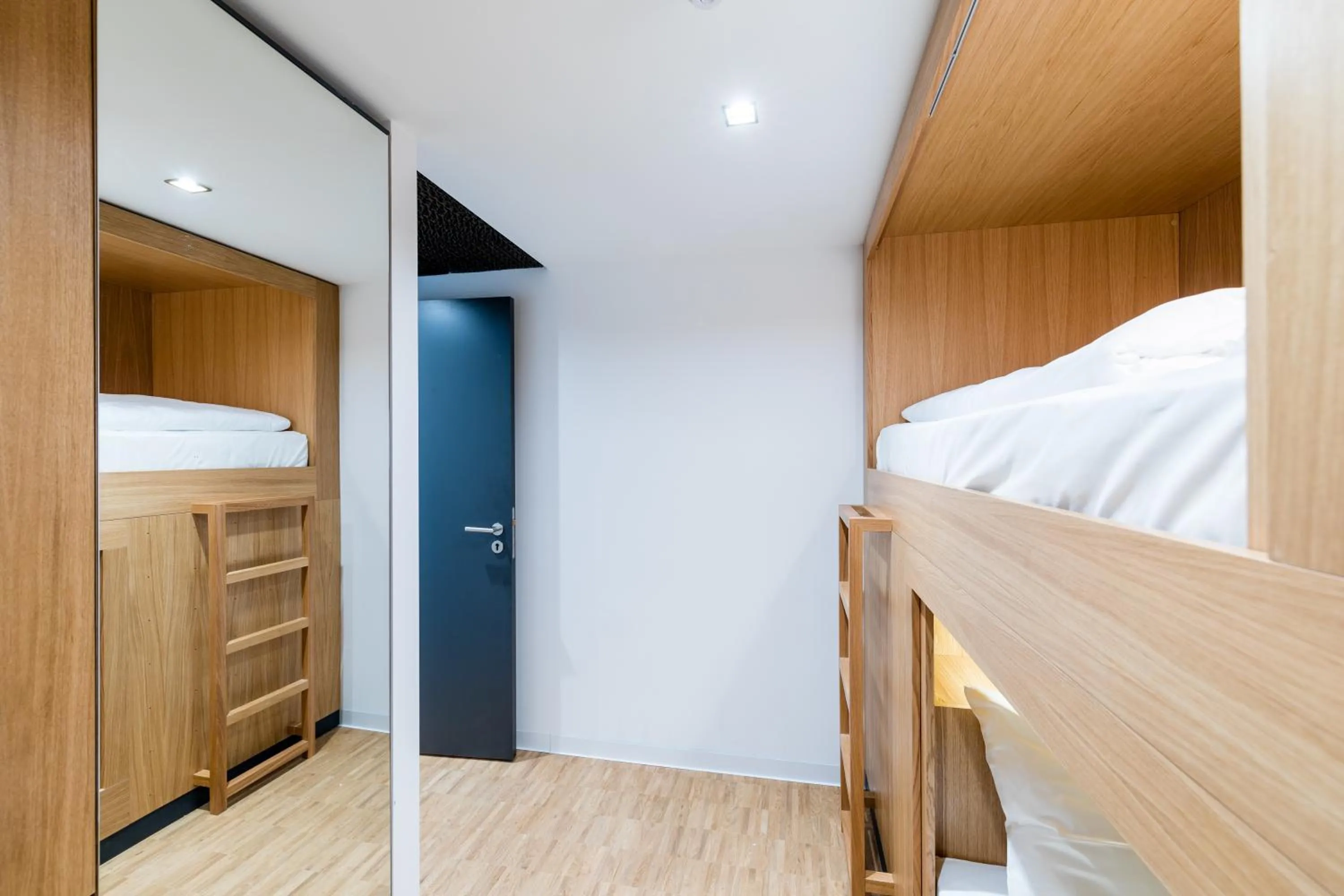 Bedroom, Bed in mk | hotel rüsselsheim