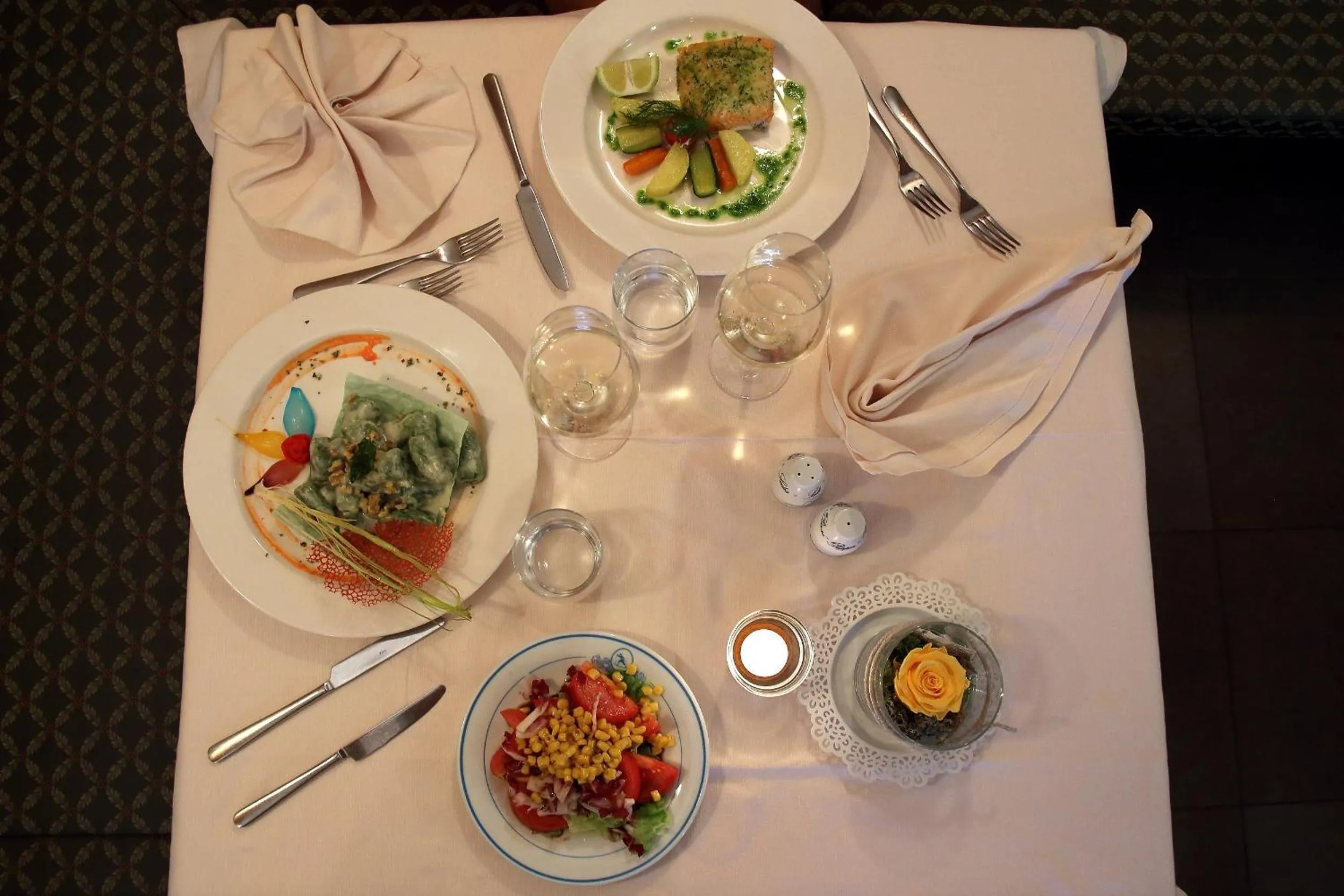 Restaurant/places to eat in Olimpionico Hotel