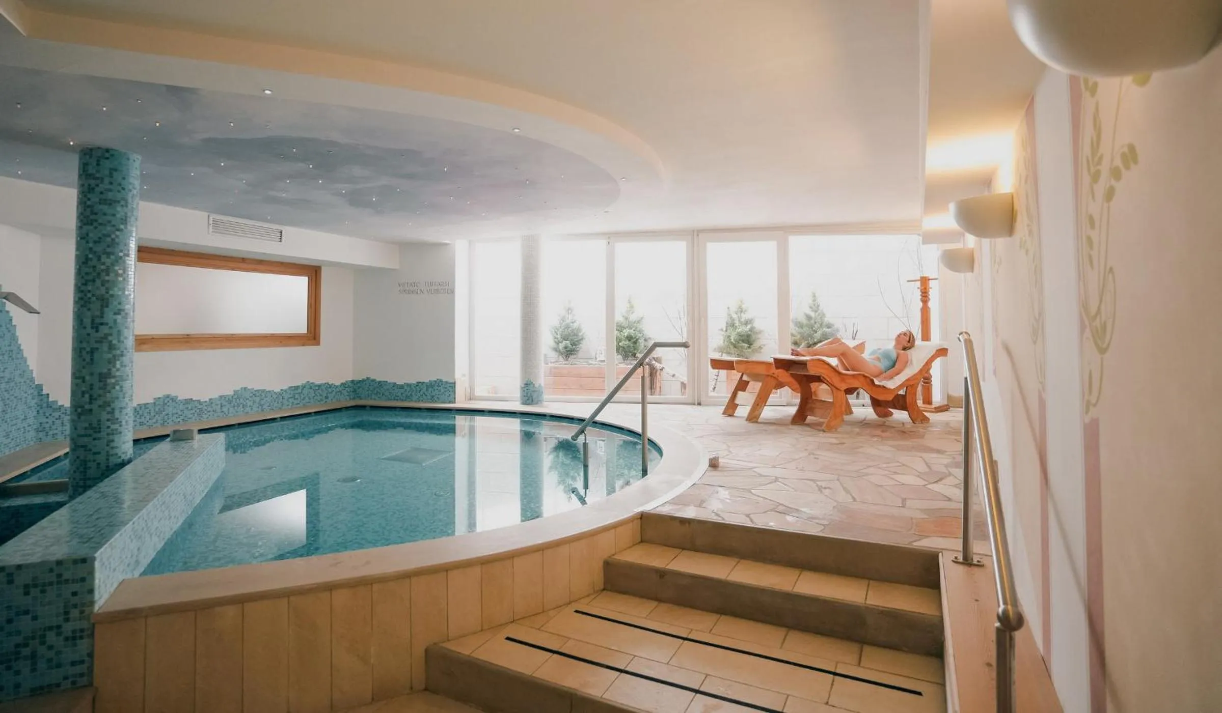 Swimming pool in Olimpionico Hotel