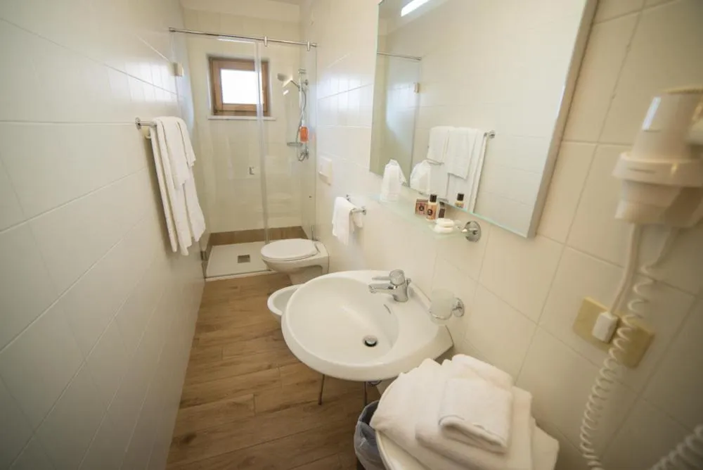 Shower in Olimpionico Hotel