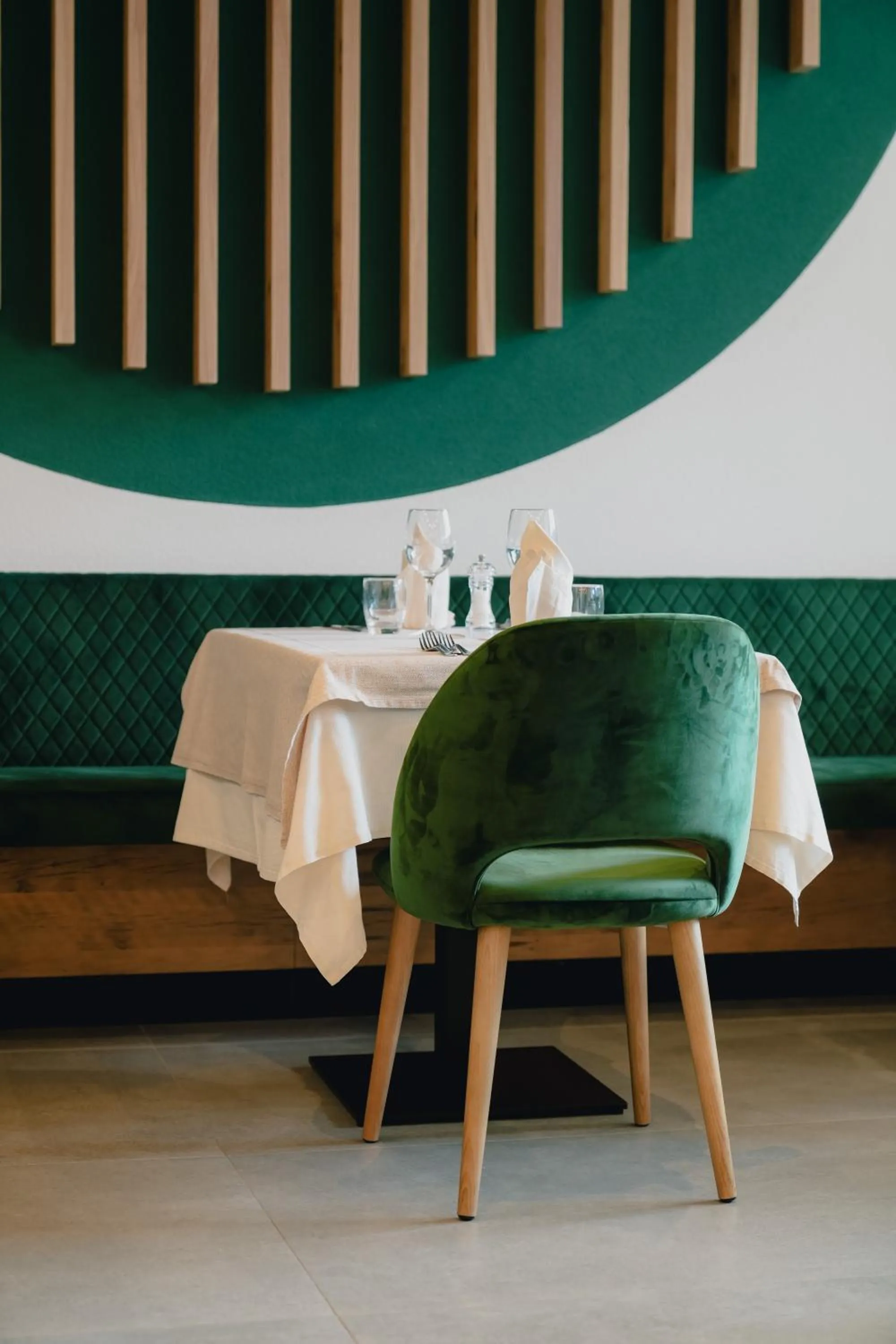 Restaurant/places to eat in Olimpionico Hotel