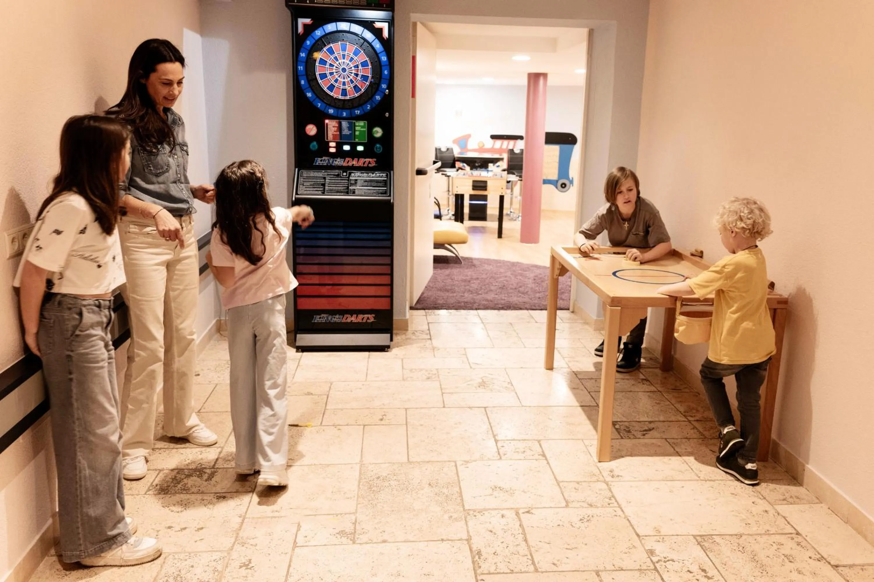 children in Hotel Post - OlangCard included