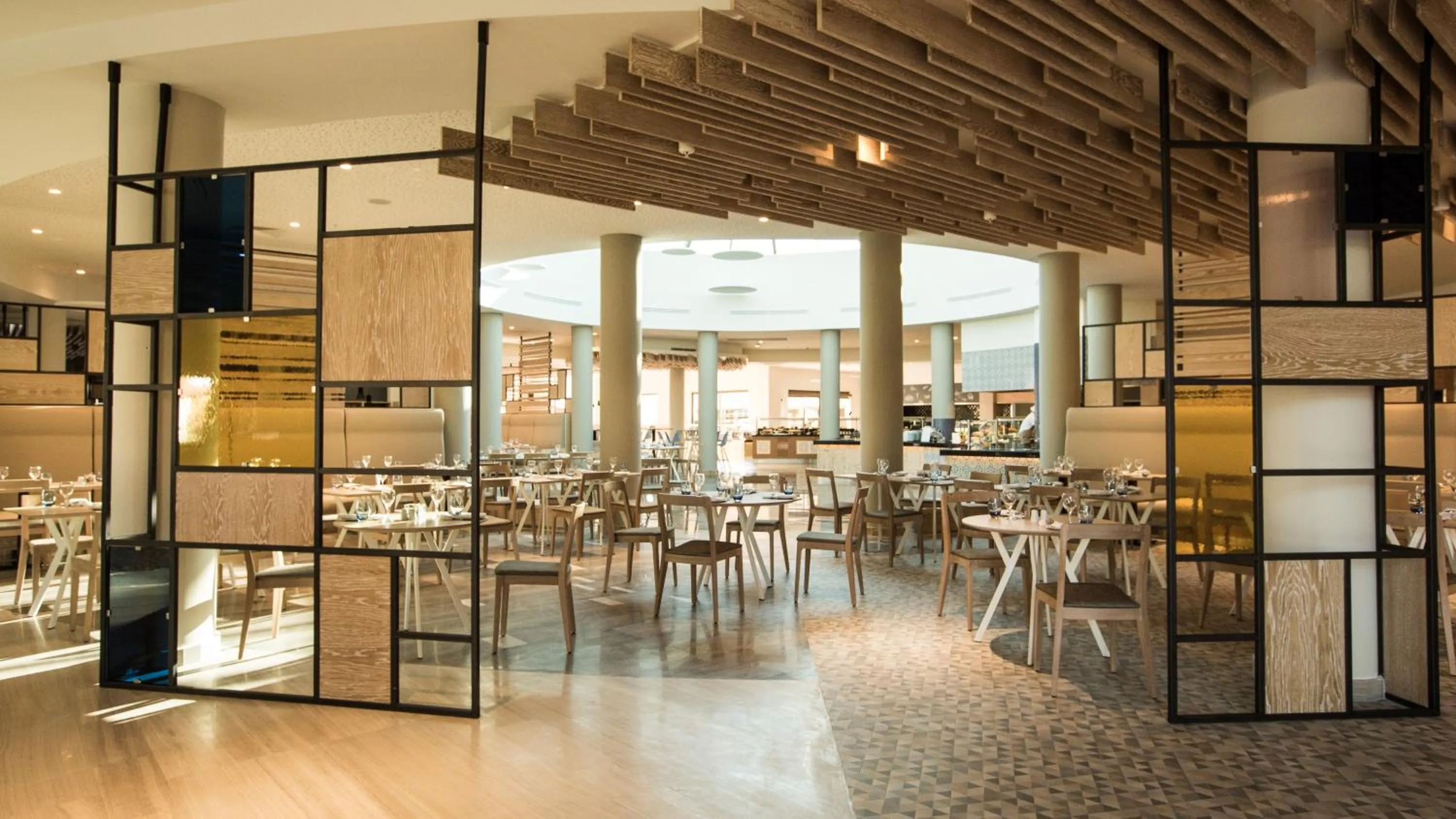 Restaurant/places to eat in TUI BLUE Palm Garden