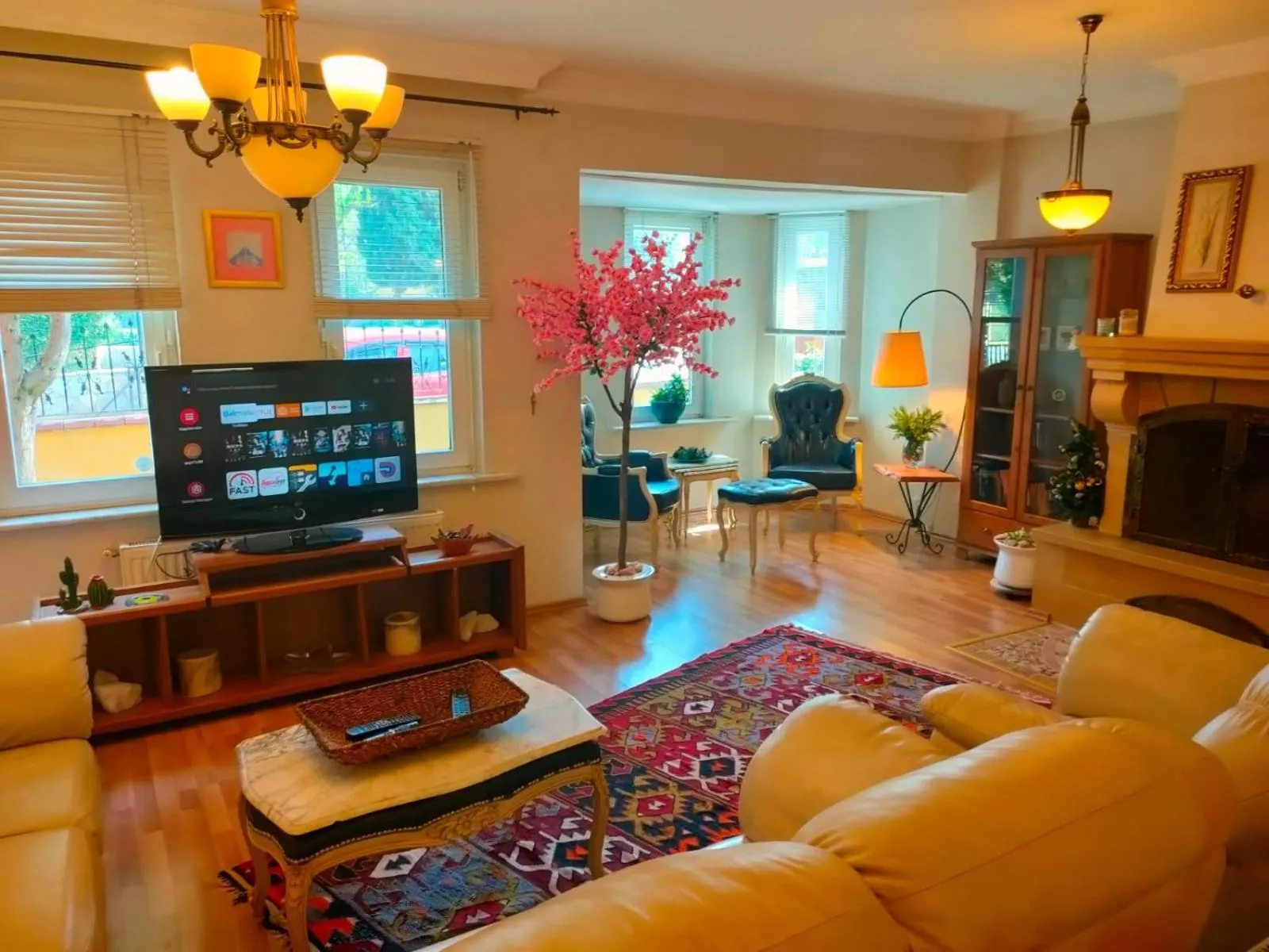 Communal lounge/ TV room in Villa Sapanca Butik Konukevi 2