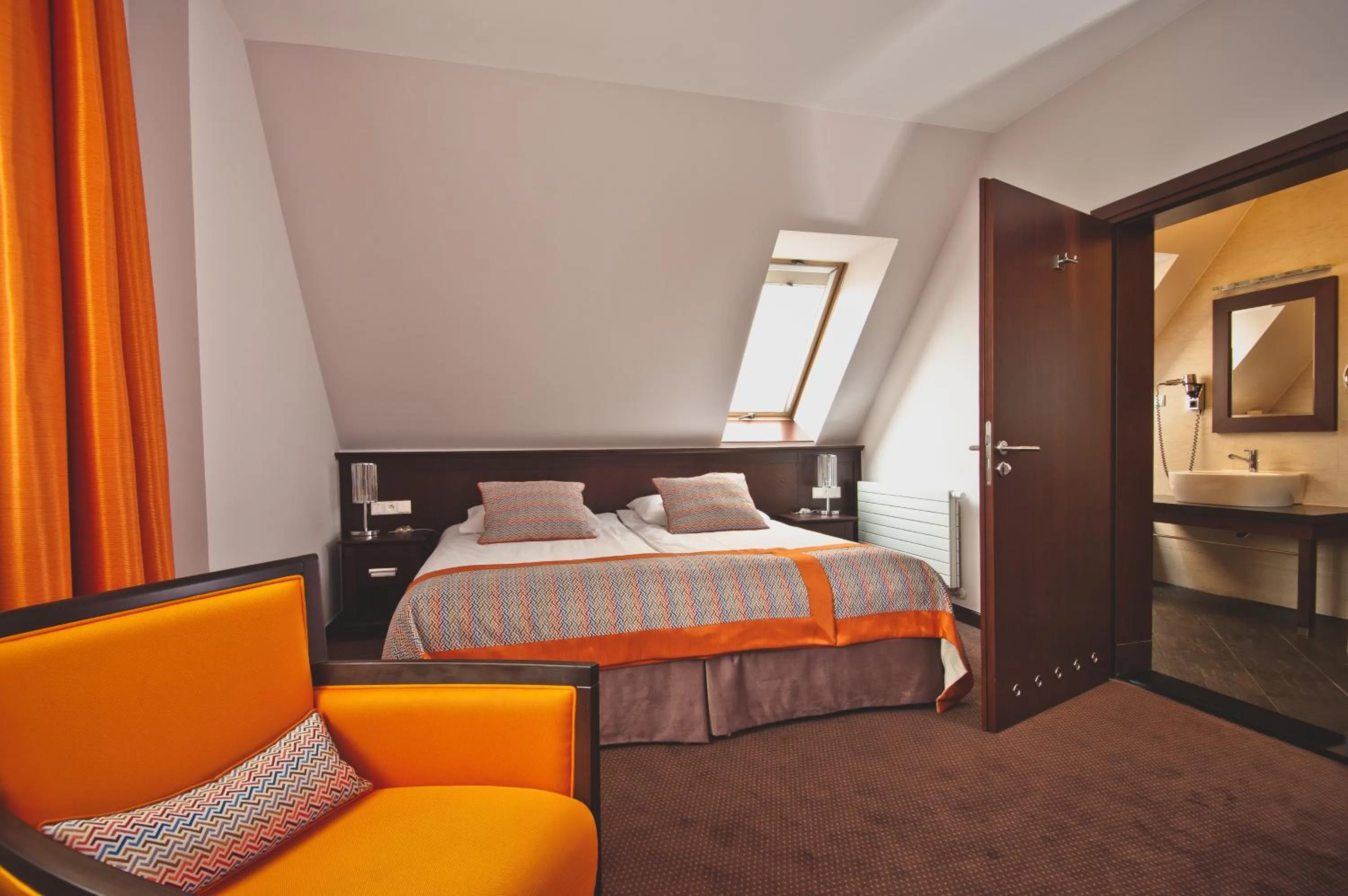 Photo of the whole room, Bed in Wieniawa