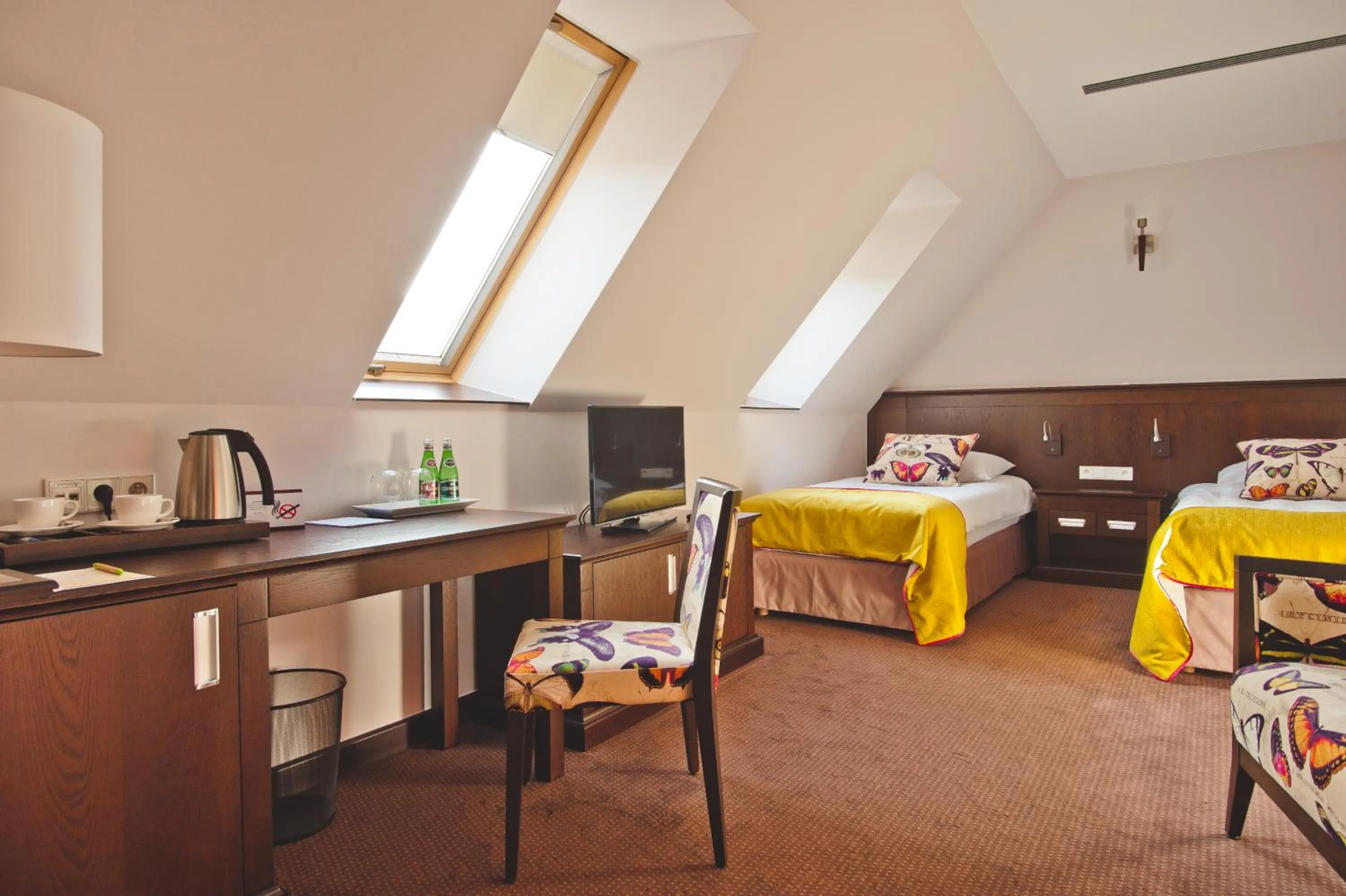 Photo of the whole room, Bed in Wieniawa