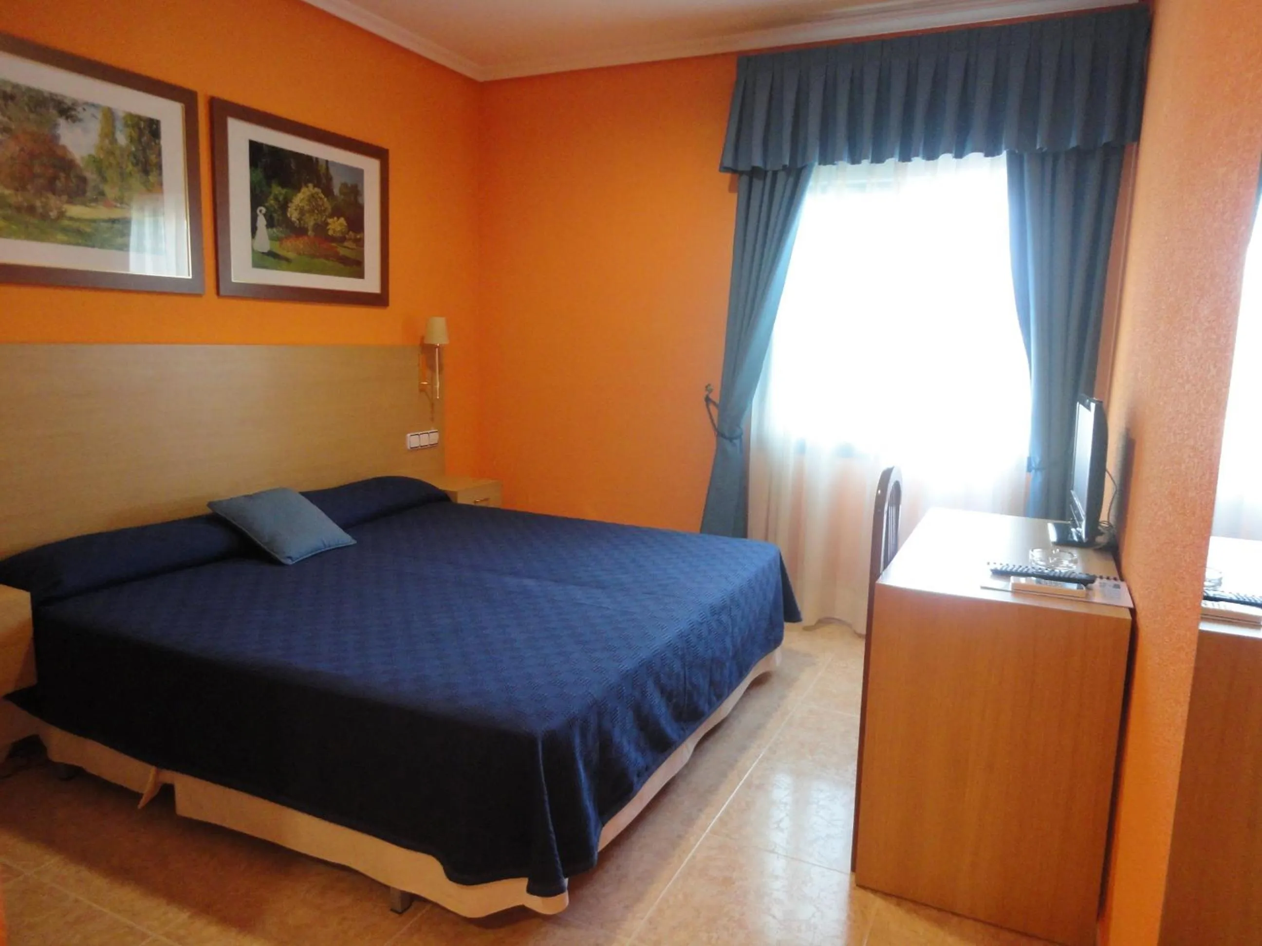 Photo of the whole room, Bed in Hotel Mirador