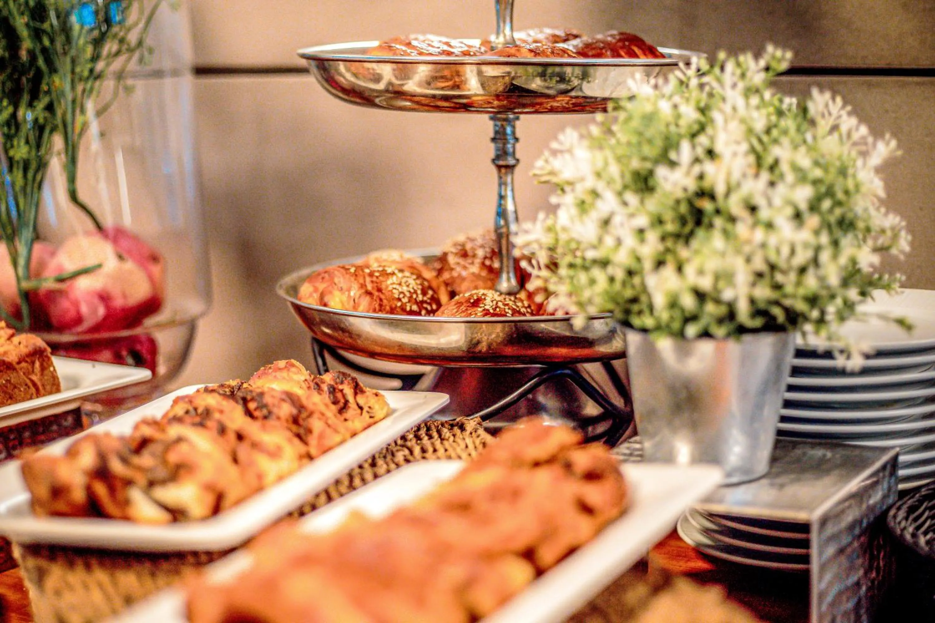 Restaurant/places to eat in Nof Hotel