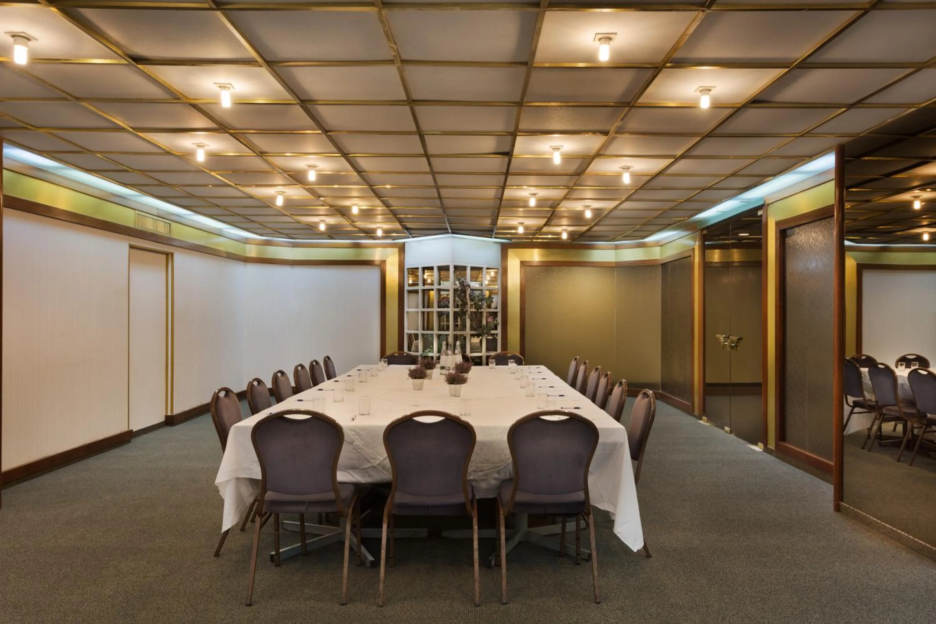 Business facilities in Nof Hotel