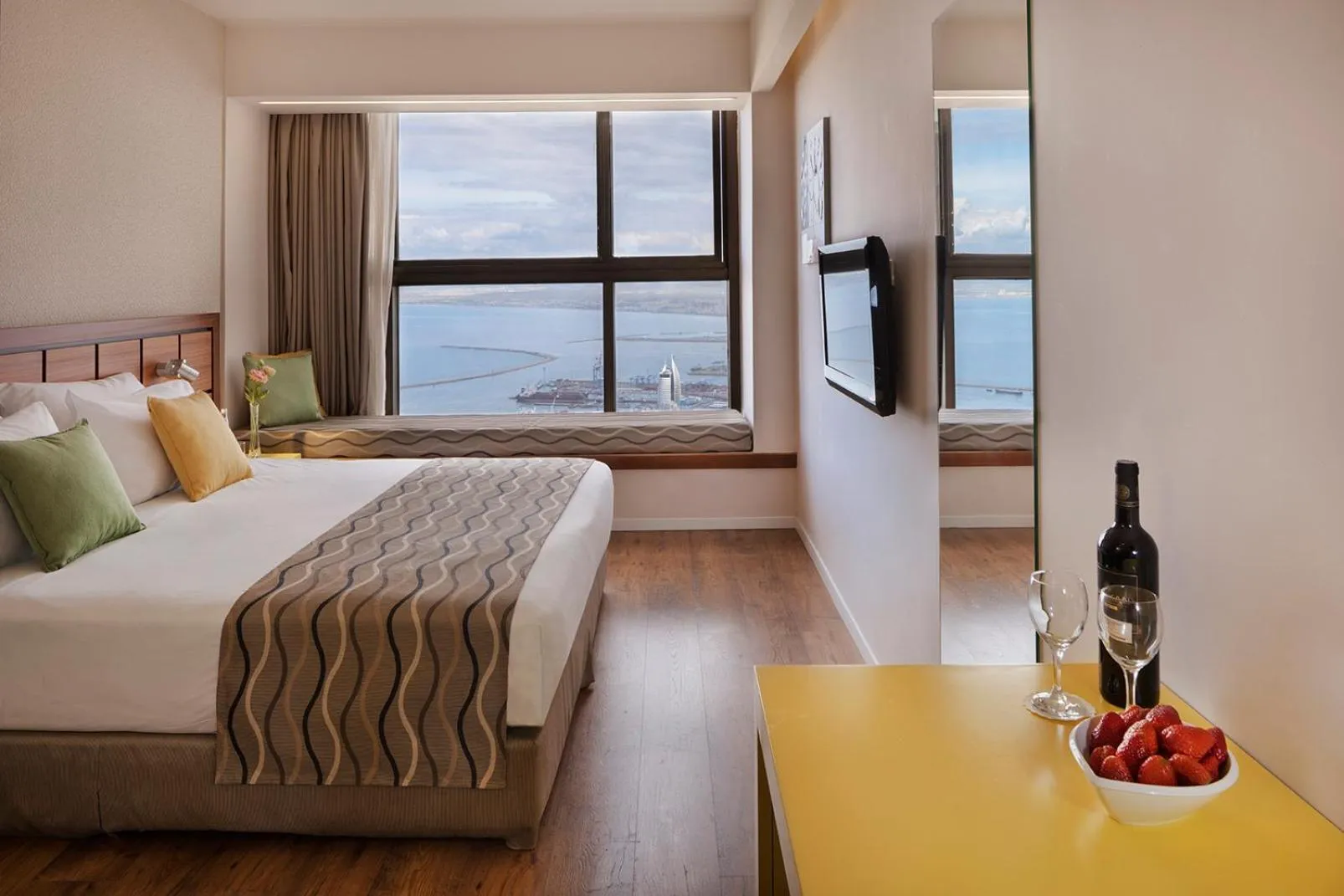 Winter, Bed in Nof Hotel