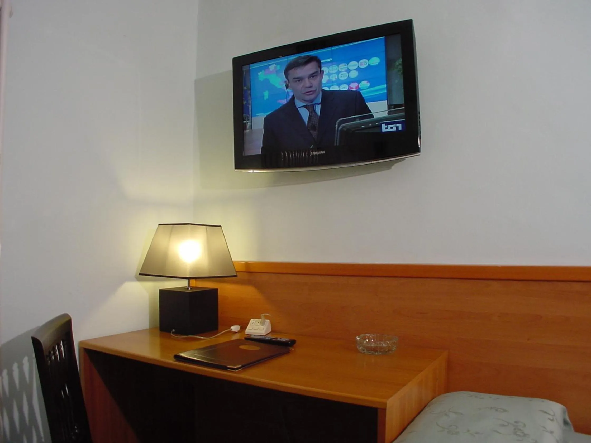 TV and multimedia in Hotel Don Abbondio