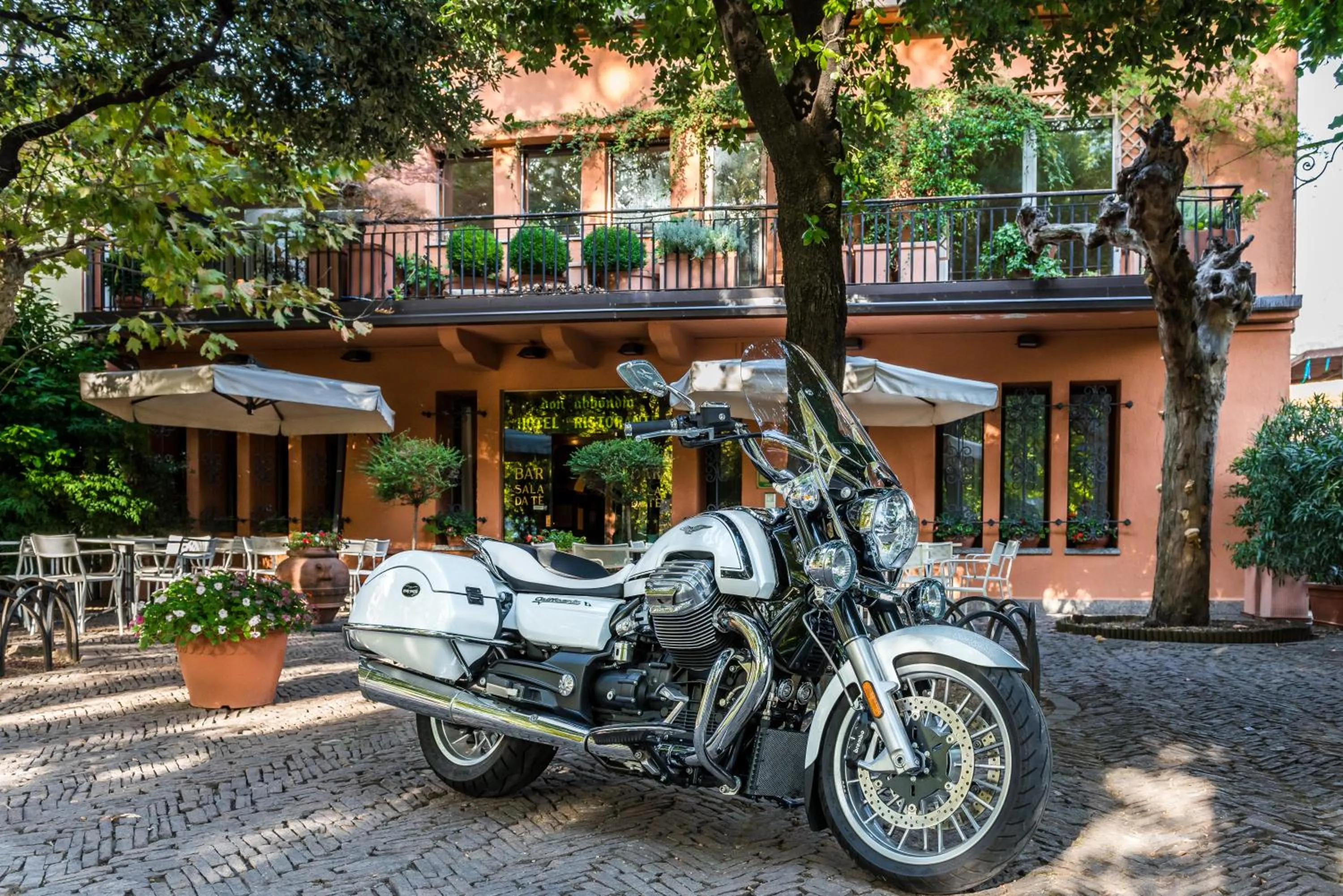 Day in Hotel Don Abbondio