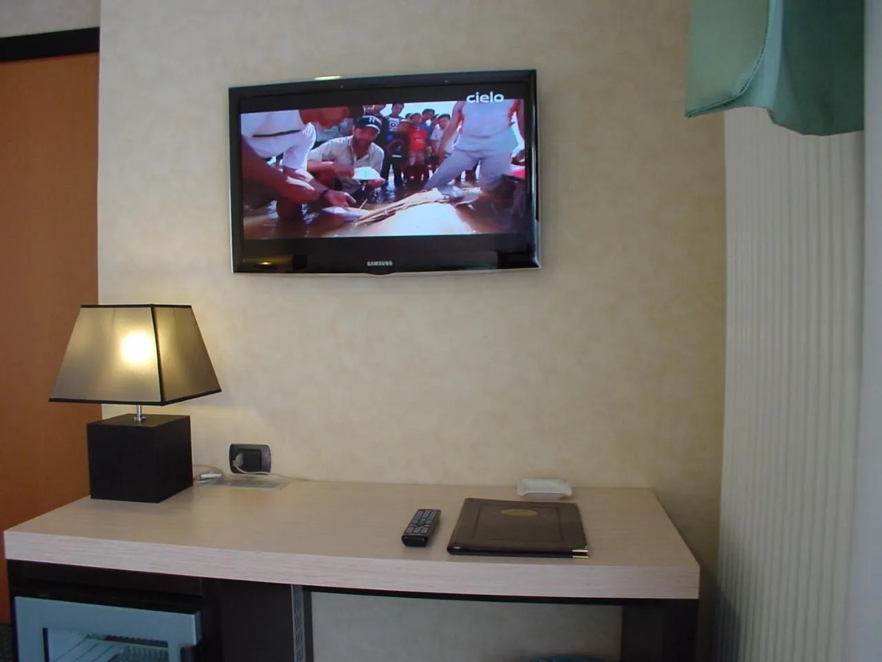 TV and multimedia in Hotel Don Abbondio