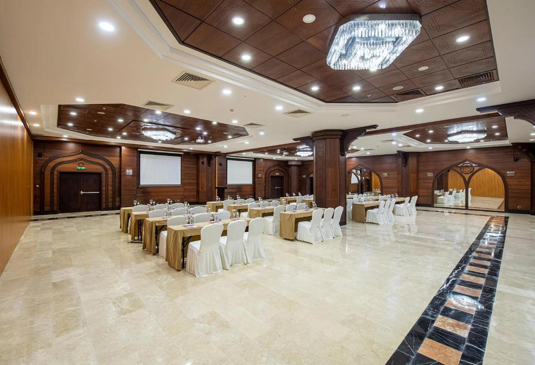 Meeting/conference room in Crowne Plaza Antalya by IHG