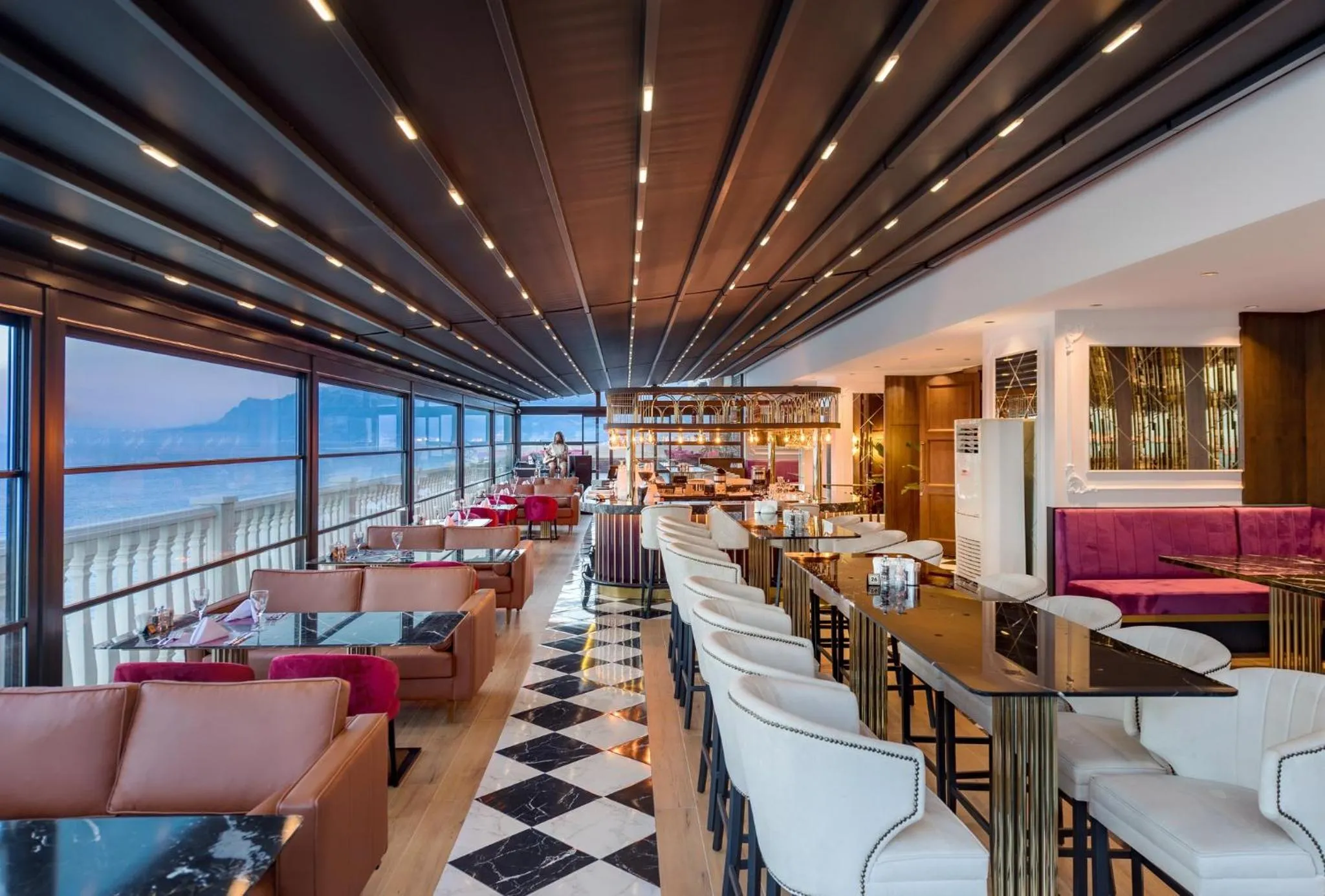 Restaurant/places to eat in Crowne Plaza Antalya by IHG