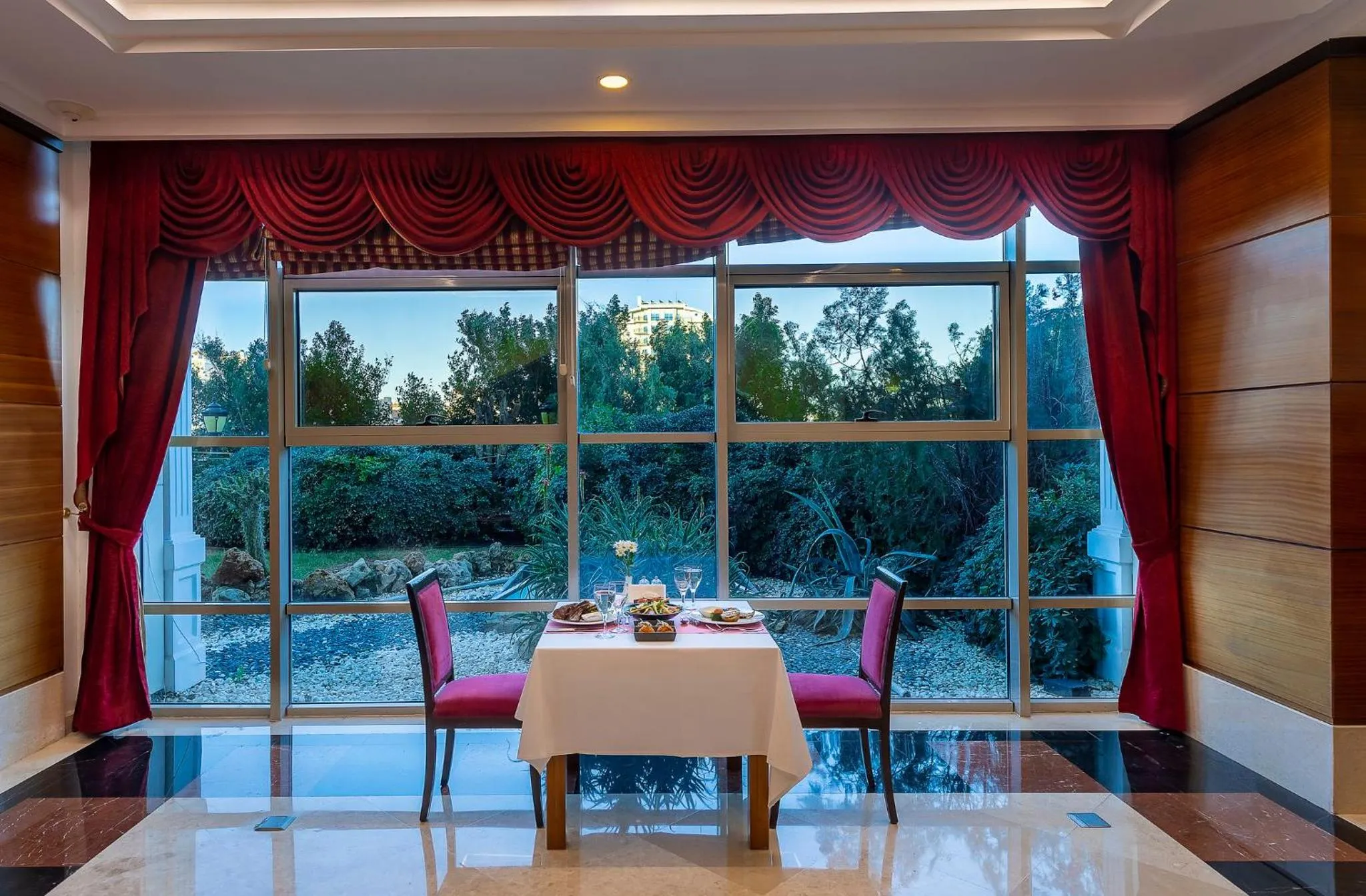 Restaurant/places to eat in Crowne Plaza Antalya by IHG