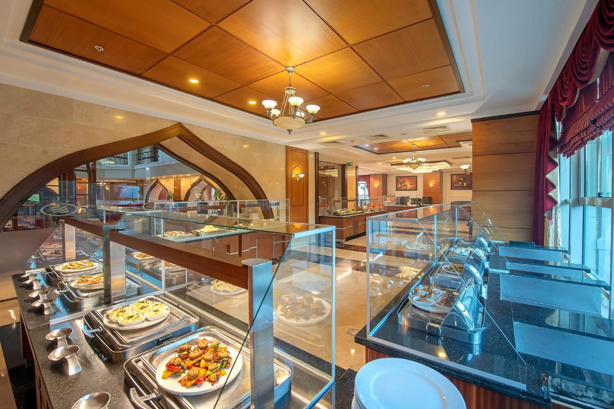 Restaurant/places to eat in Crowne Plaza Antalya by IHG