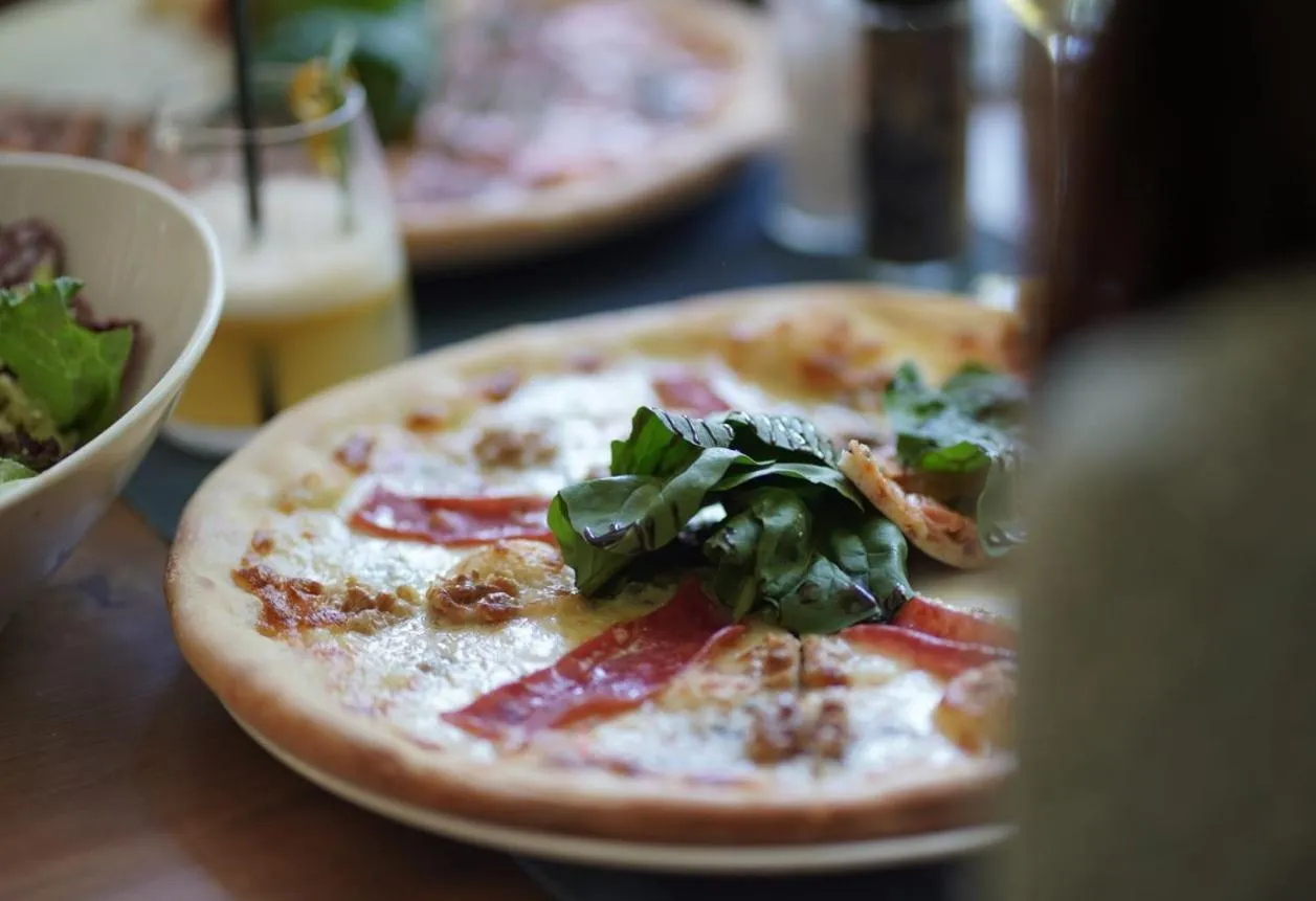 Restaurant/places to eat in Simge Pension