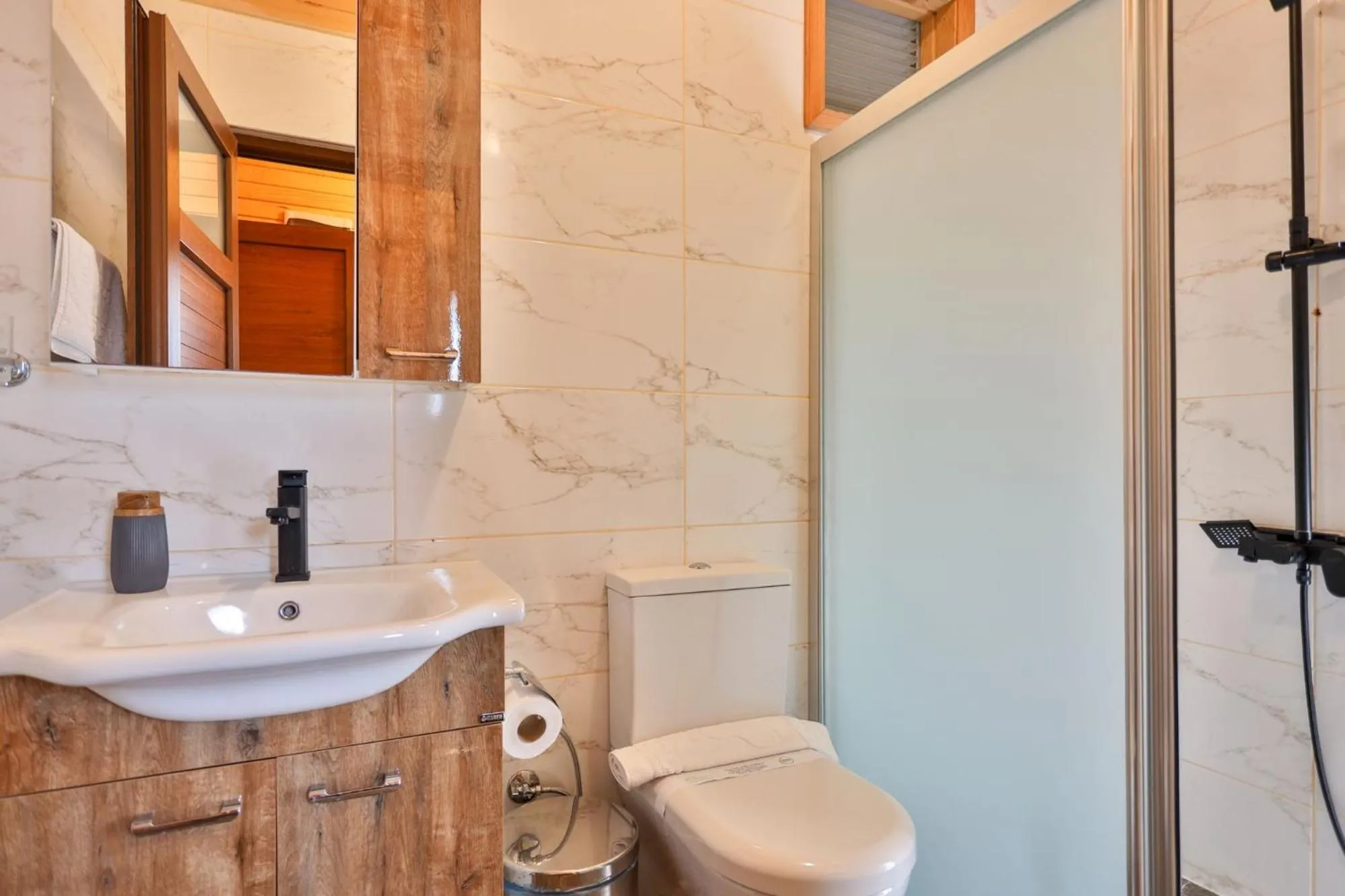 Shower in Simge Pension