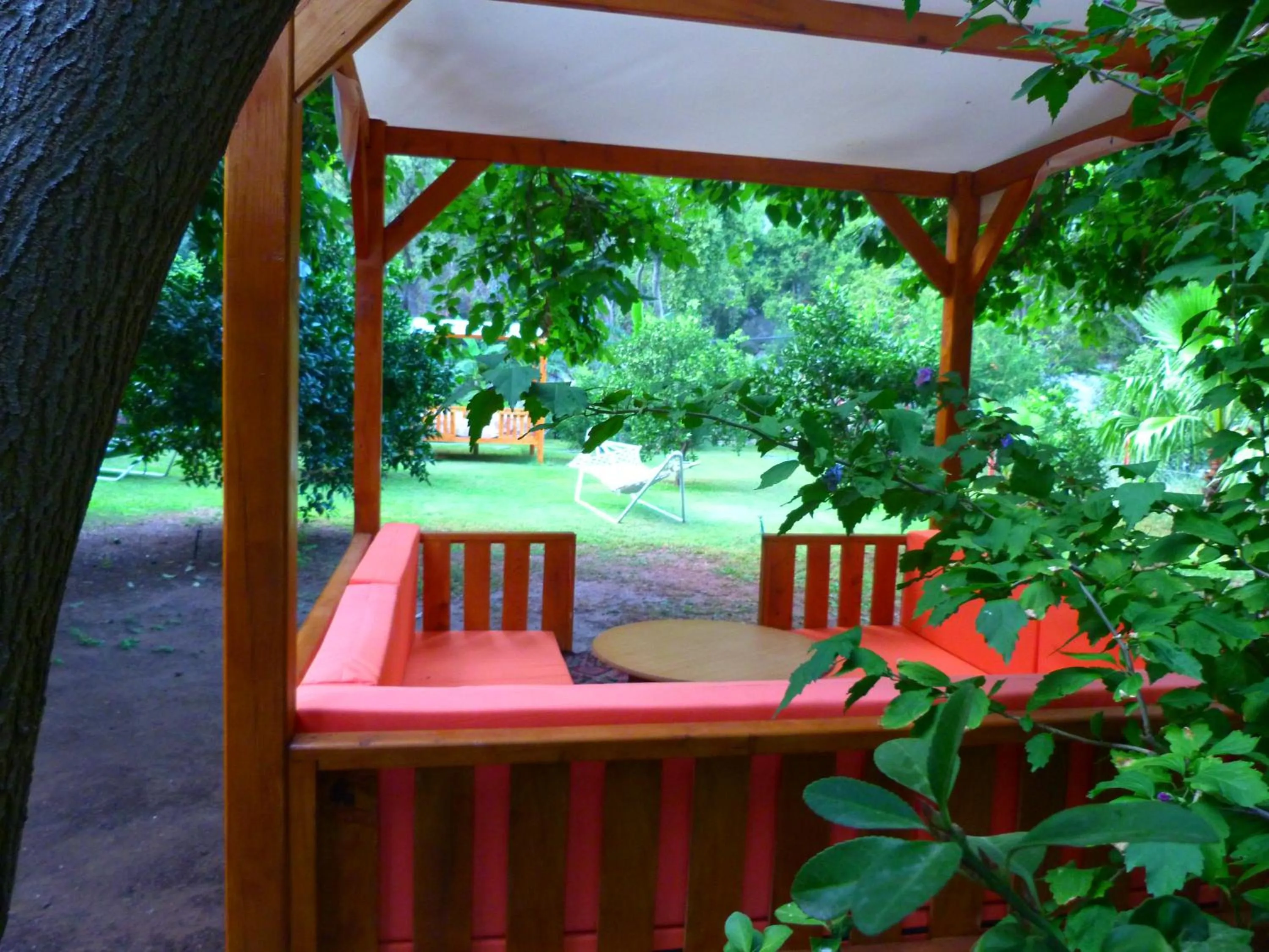 Garden in Simge Pension