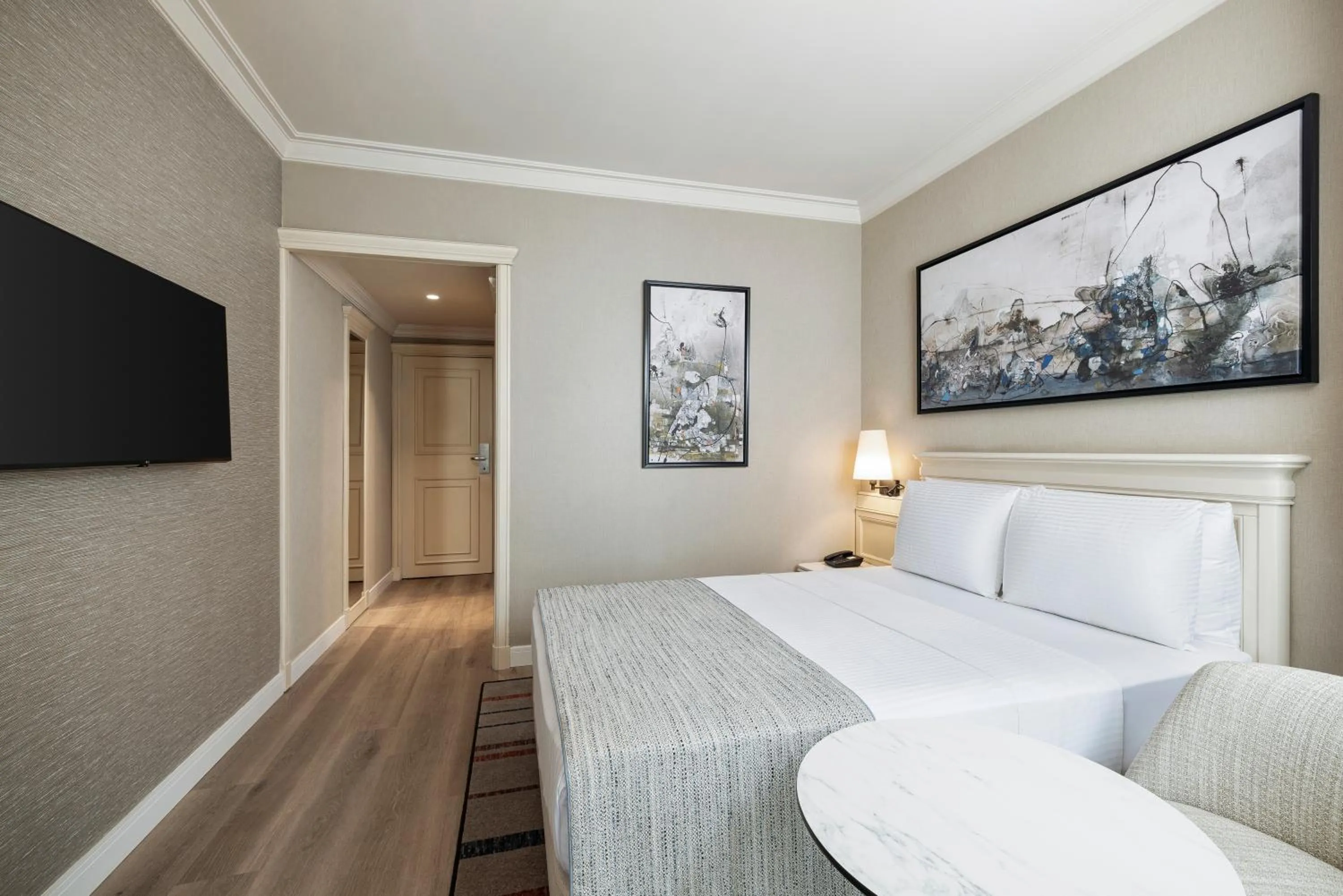 Photo of the whole room, Bed in Elite World Comfy Istanbul Taksim